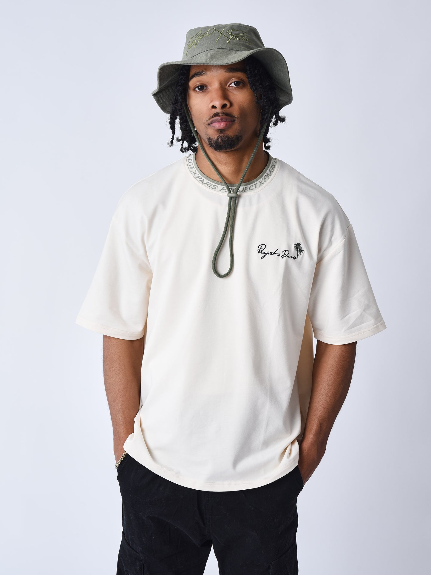 2410110-craie-modelshot