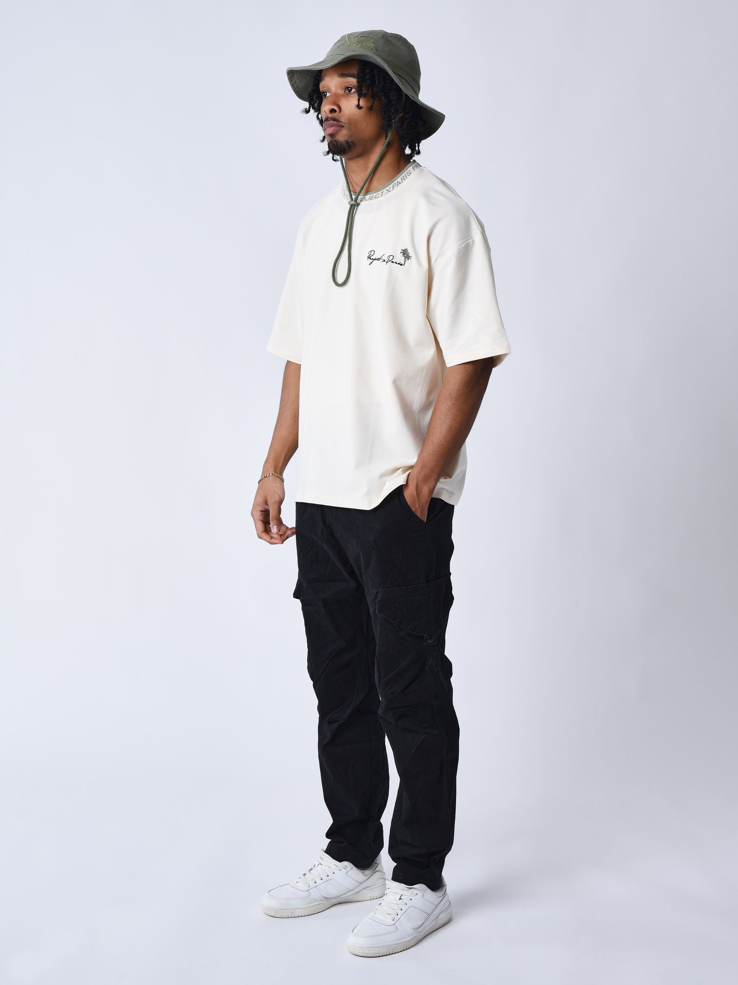 2410110-craie-modelshot