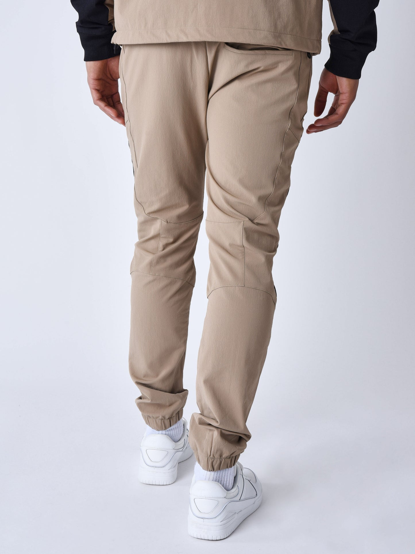 2444125-beige
