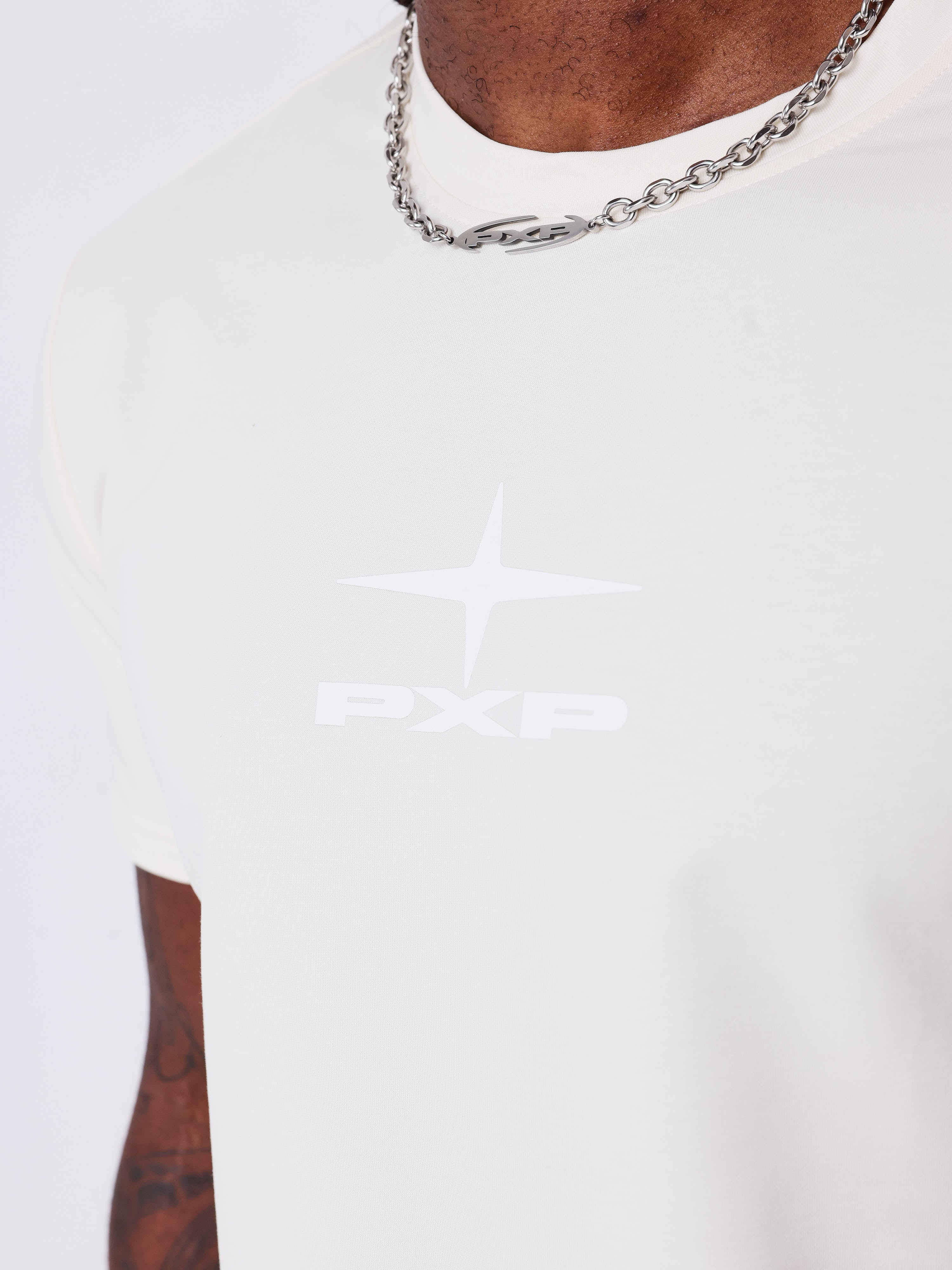 T-shirt corte Essentials