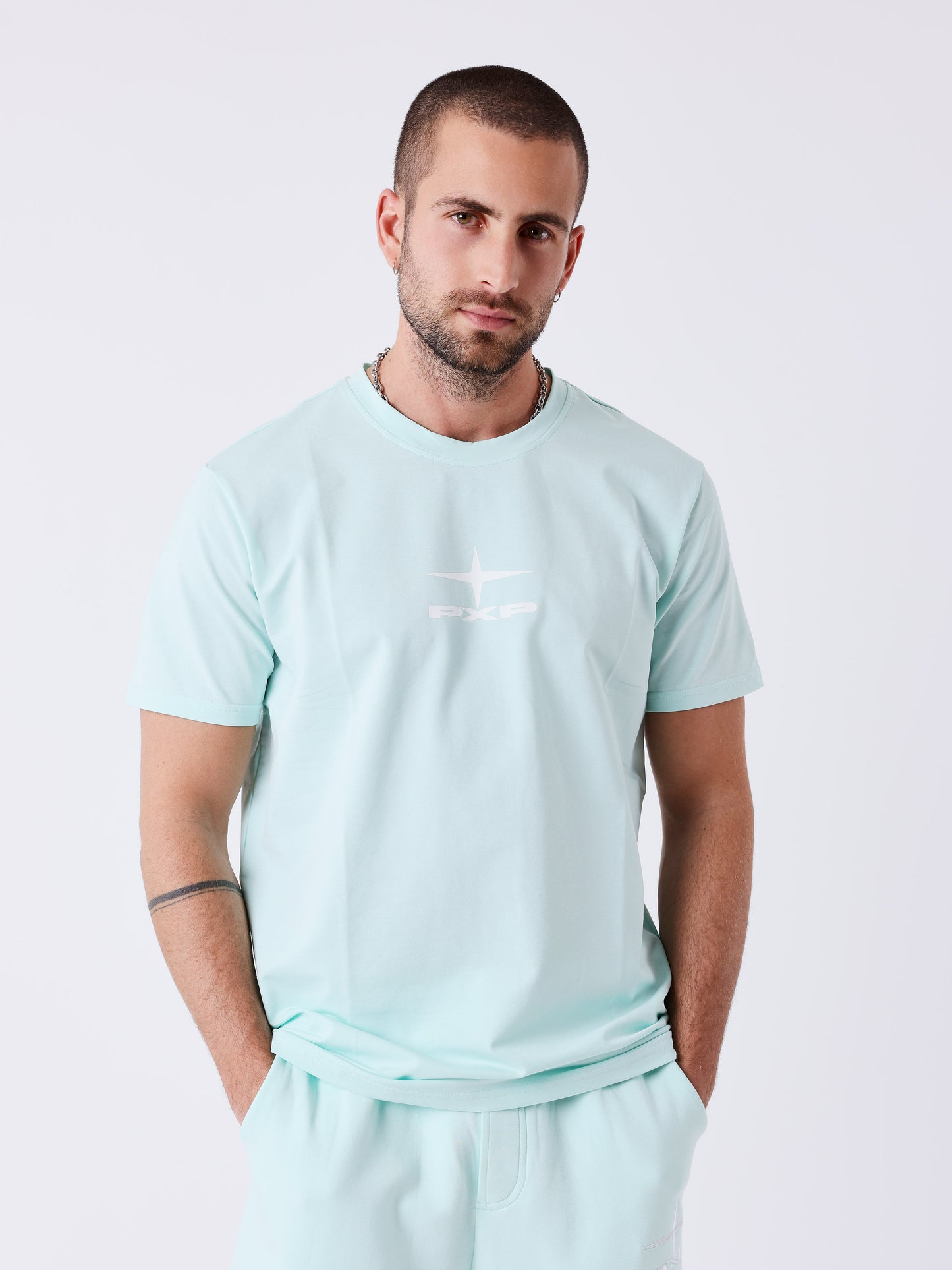 Camiseta ajustada Essentials