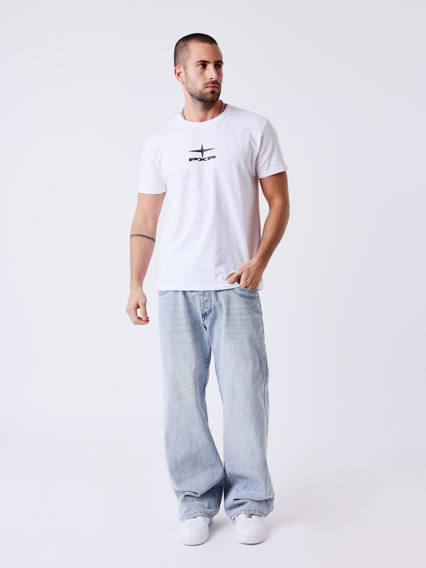 T-shirt fit Essentials
