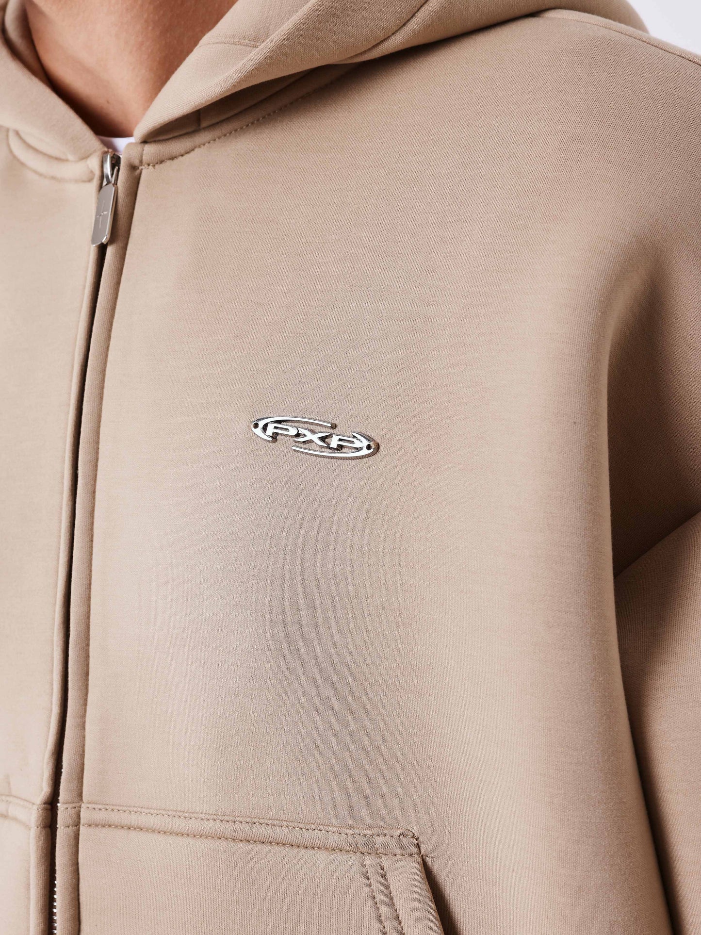 Sweat zippé à capuche en néoprène