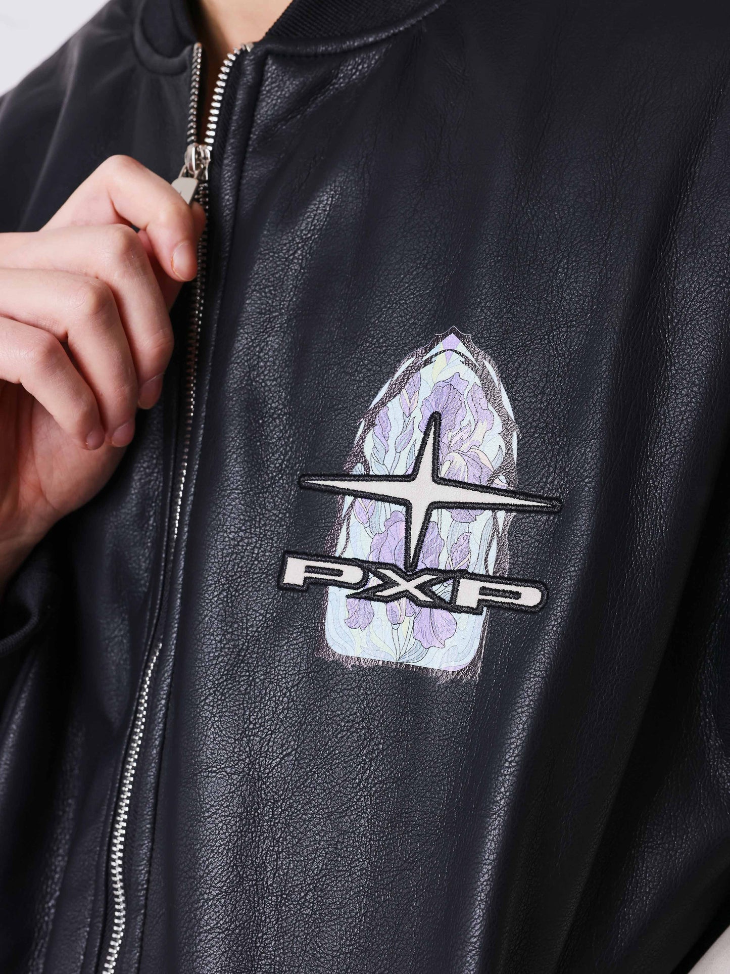 Bomber en simili cuir avec broderie au dos