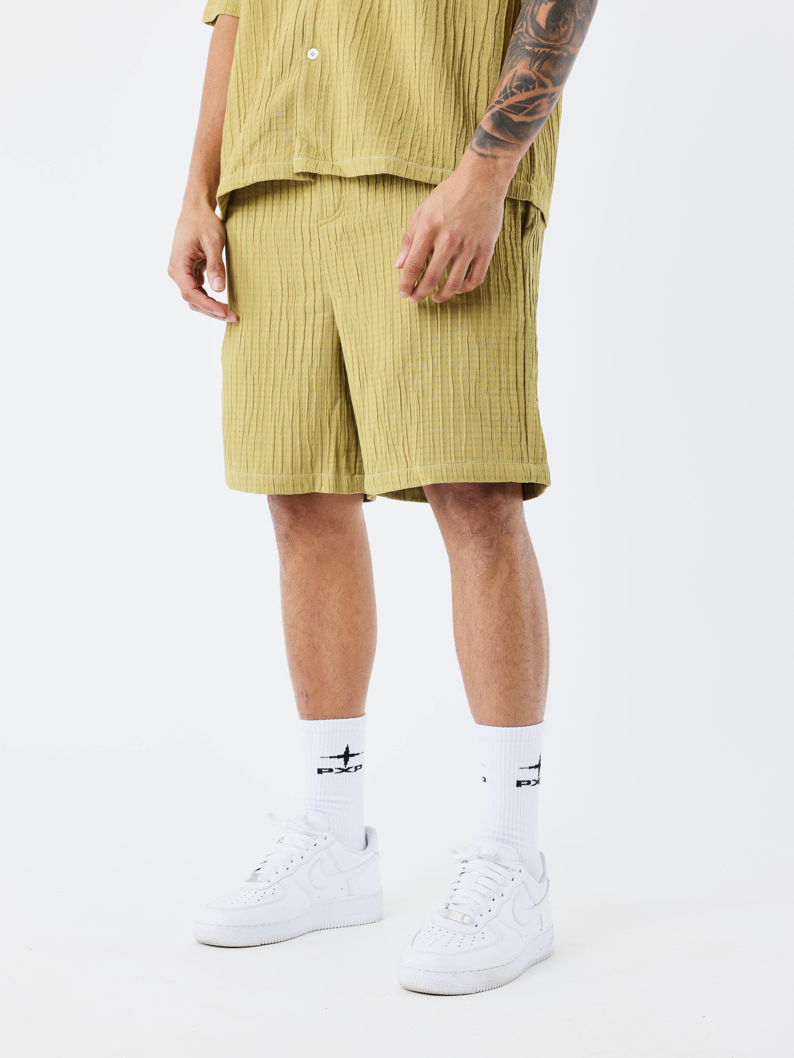 2540161-moutarde-modelshot