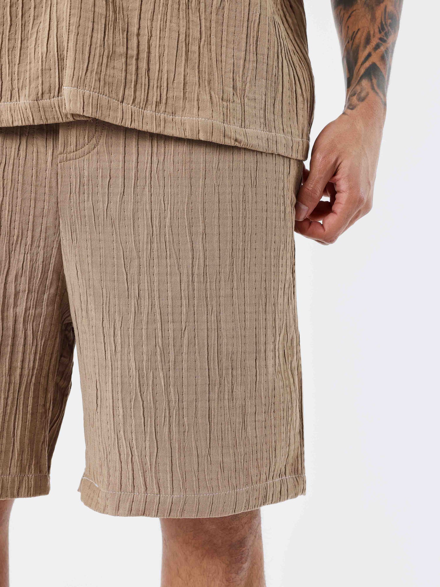 2540161-taupe-modelshot