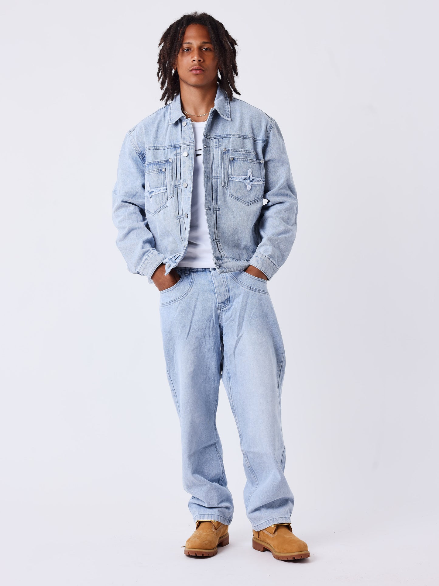 Lichtblauwe gewassen denim jas