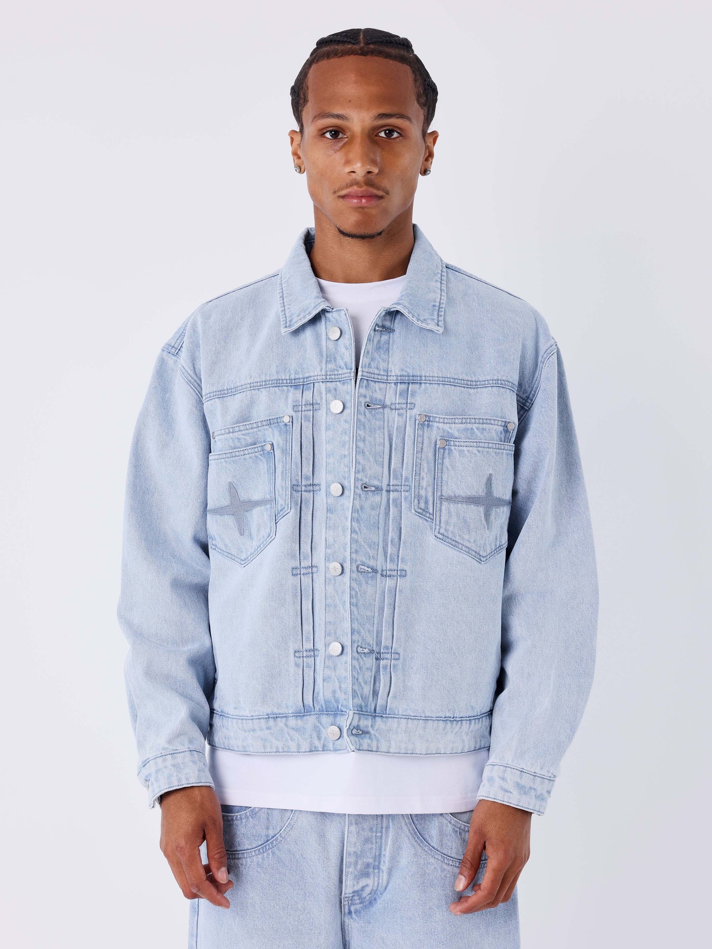 Jaqueta de denim azul claro desbotado