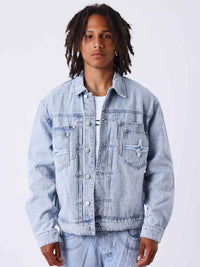 Veste en denim bleu clair délavé