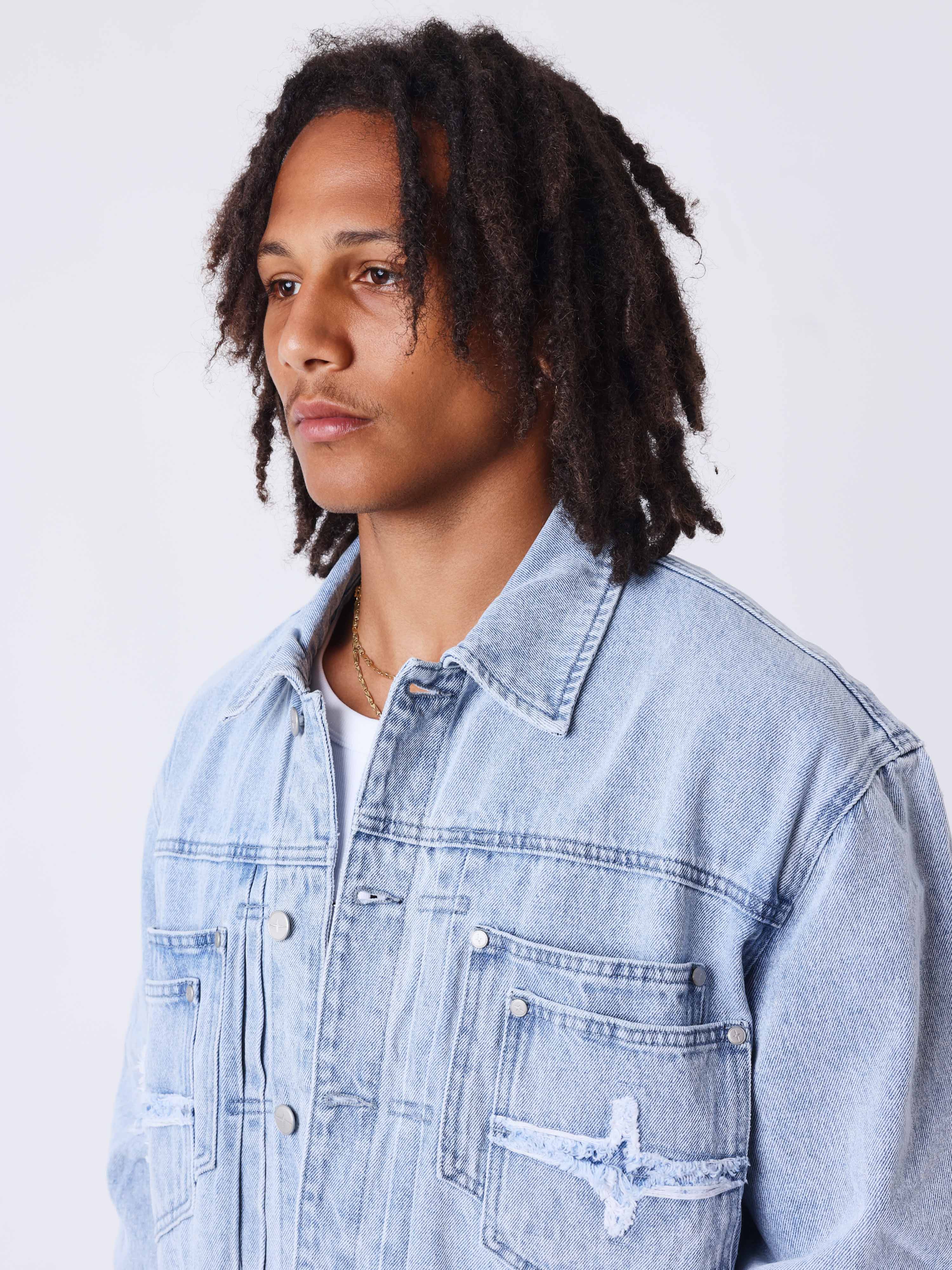 Lichtblauwe gewassen denim jas