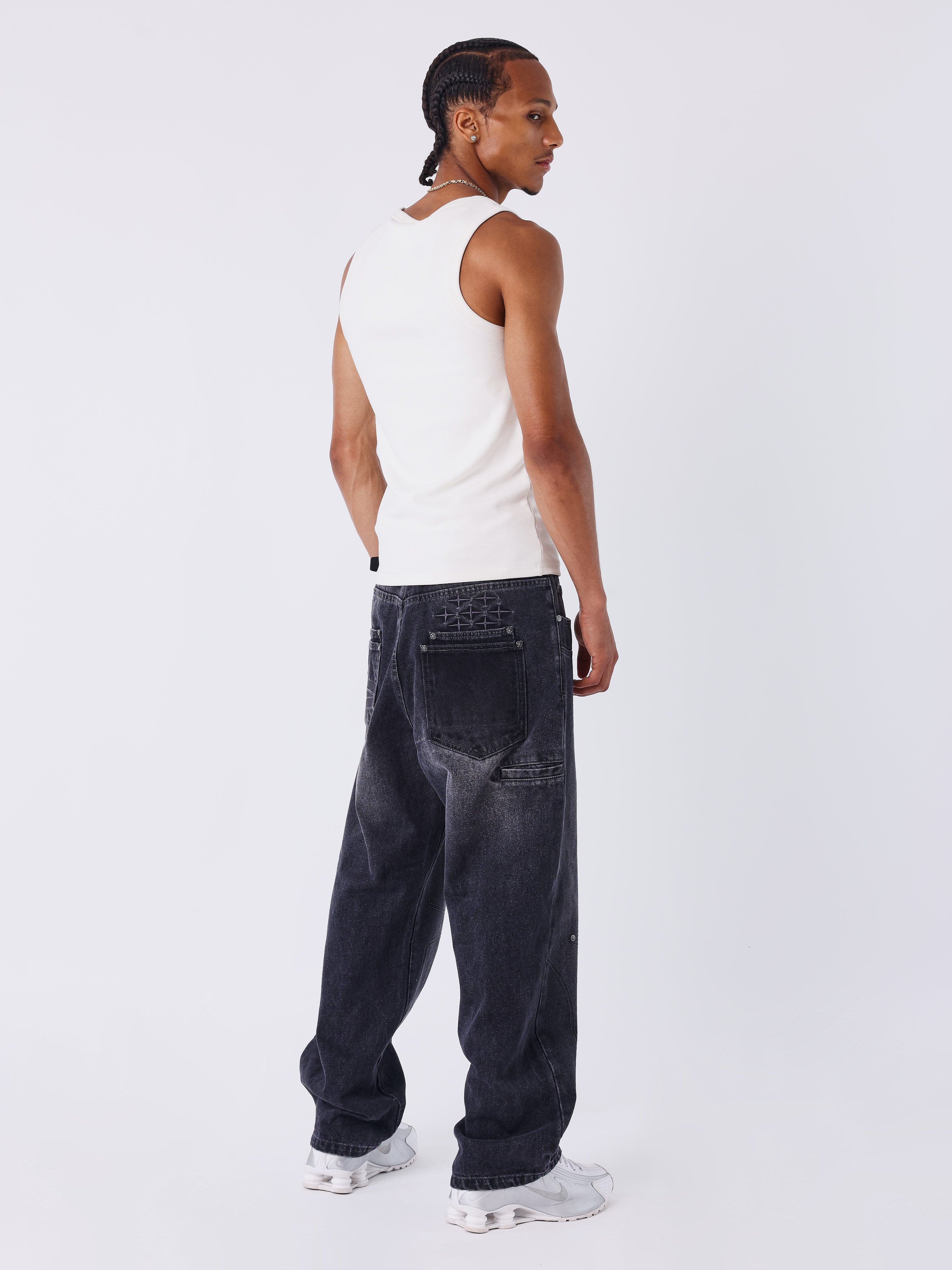 Calça larga em denim preto com costuras Polaris-2