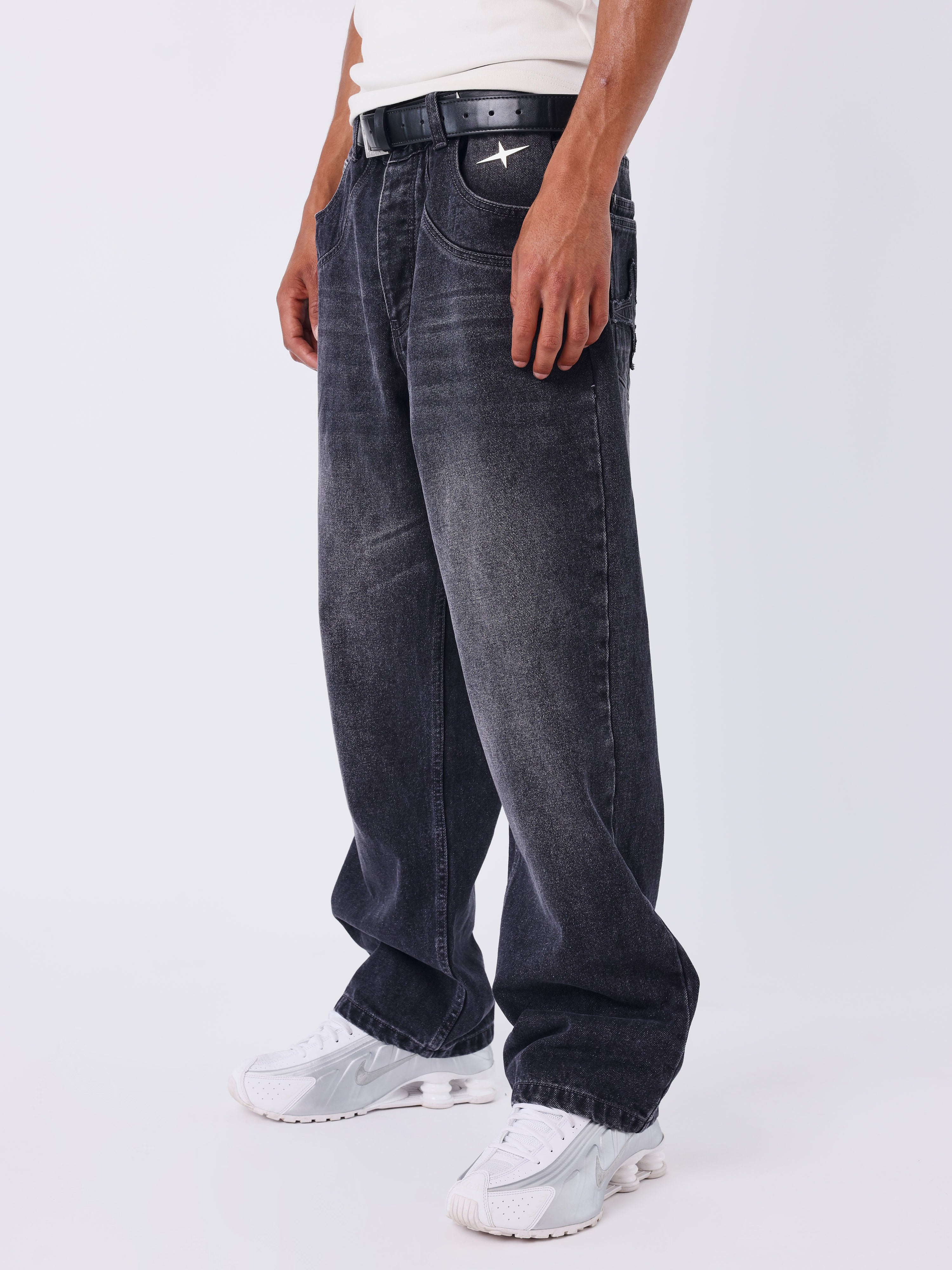Baggyjeans i svart tvättad denim-3