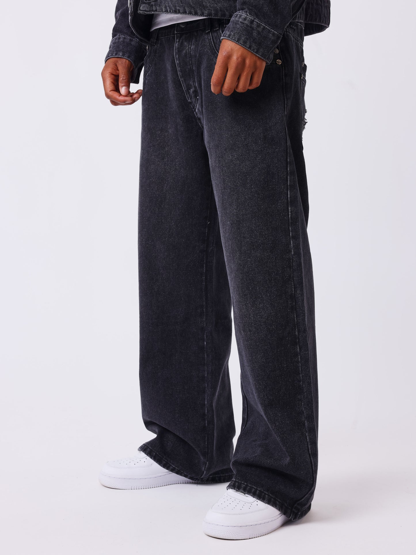 Jean baggy en denim noir délavé