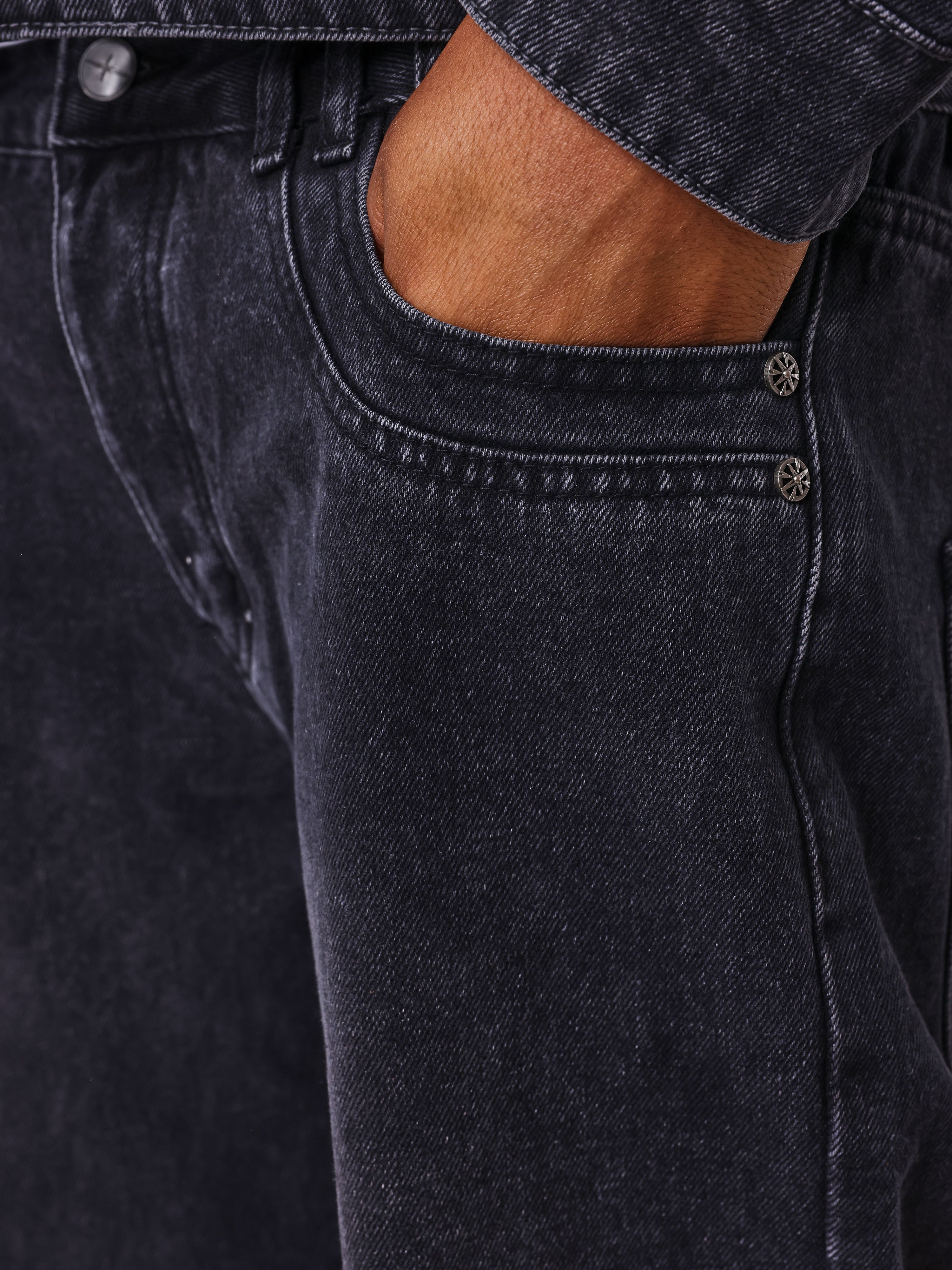 Jean baggy en denim noir délavé-4