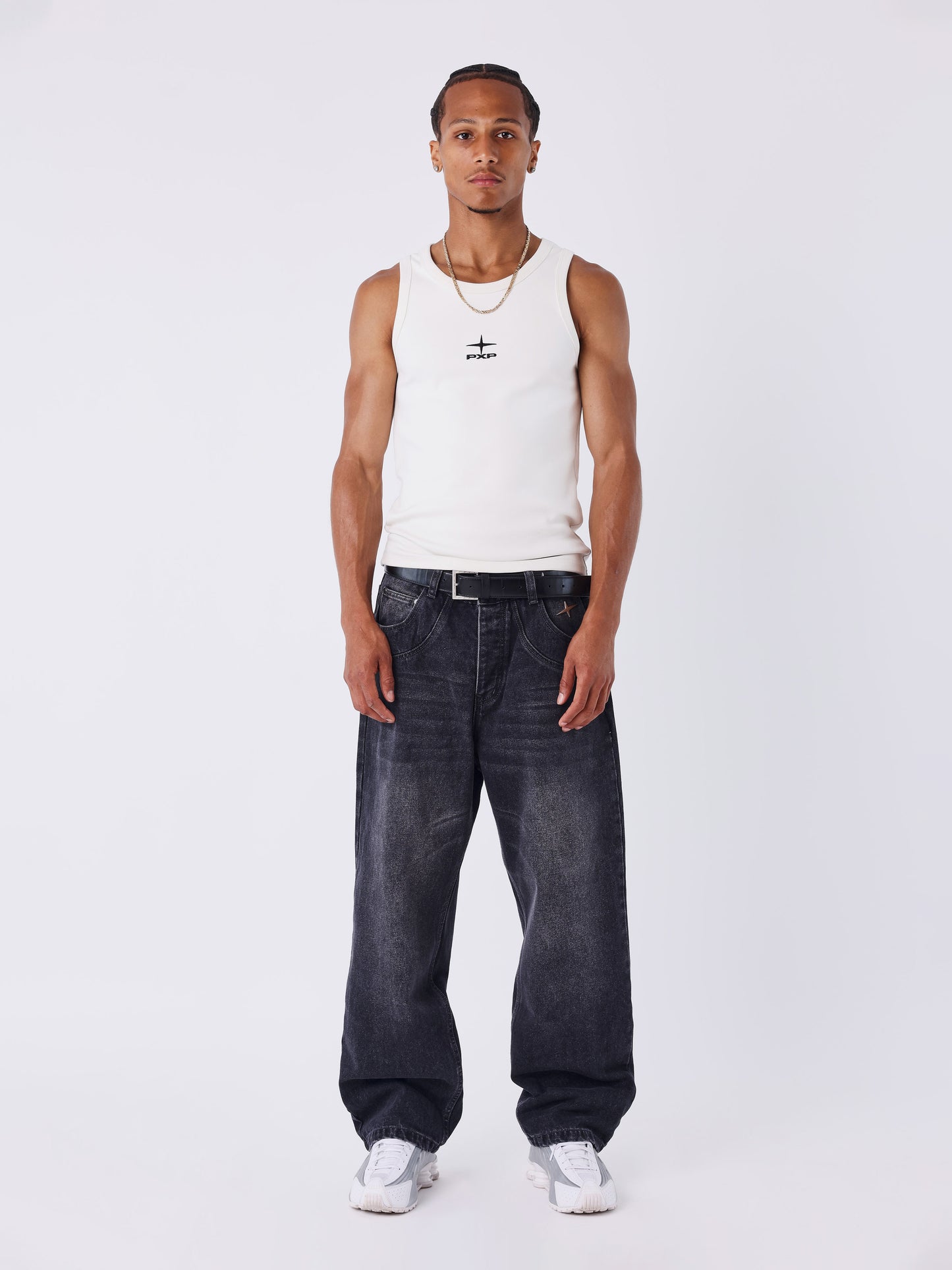 Baggyjeans i svart tvättad denim