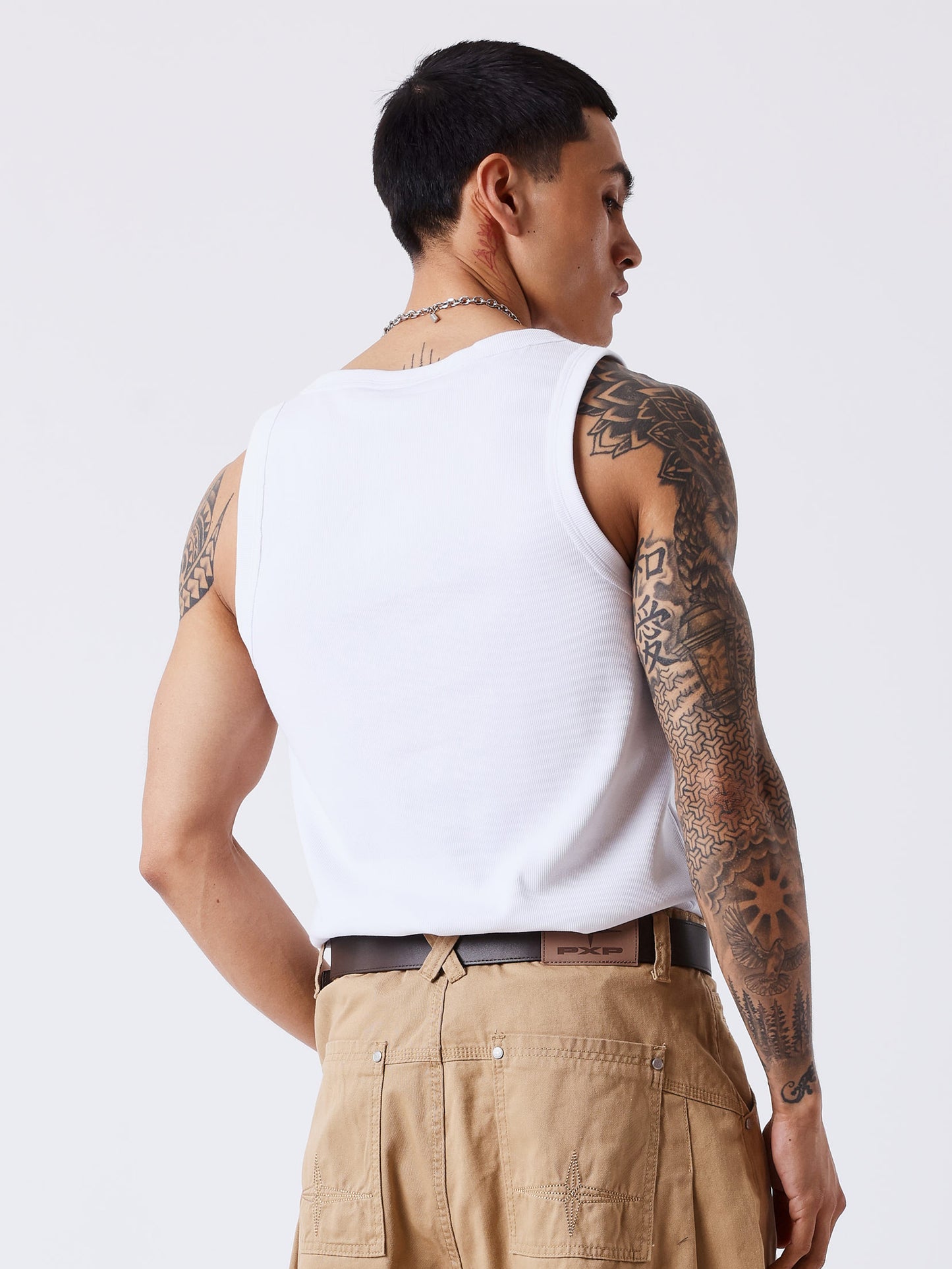 Camiseta essential sin mangas
