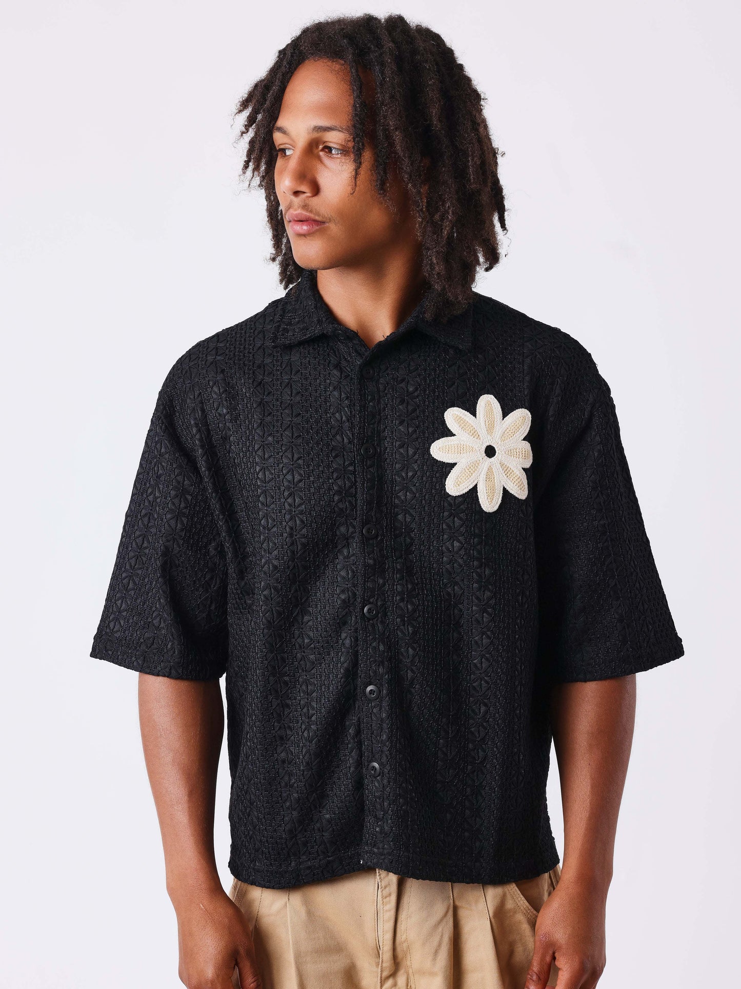 Chemise brodée ajourée avec fleur