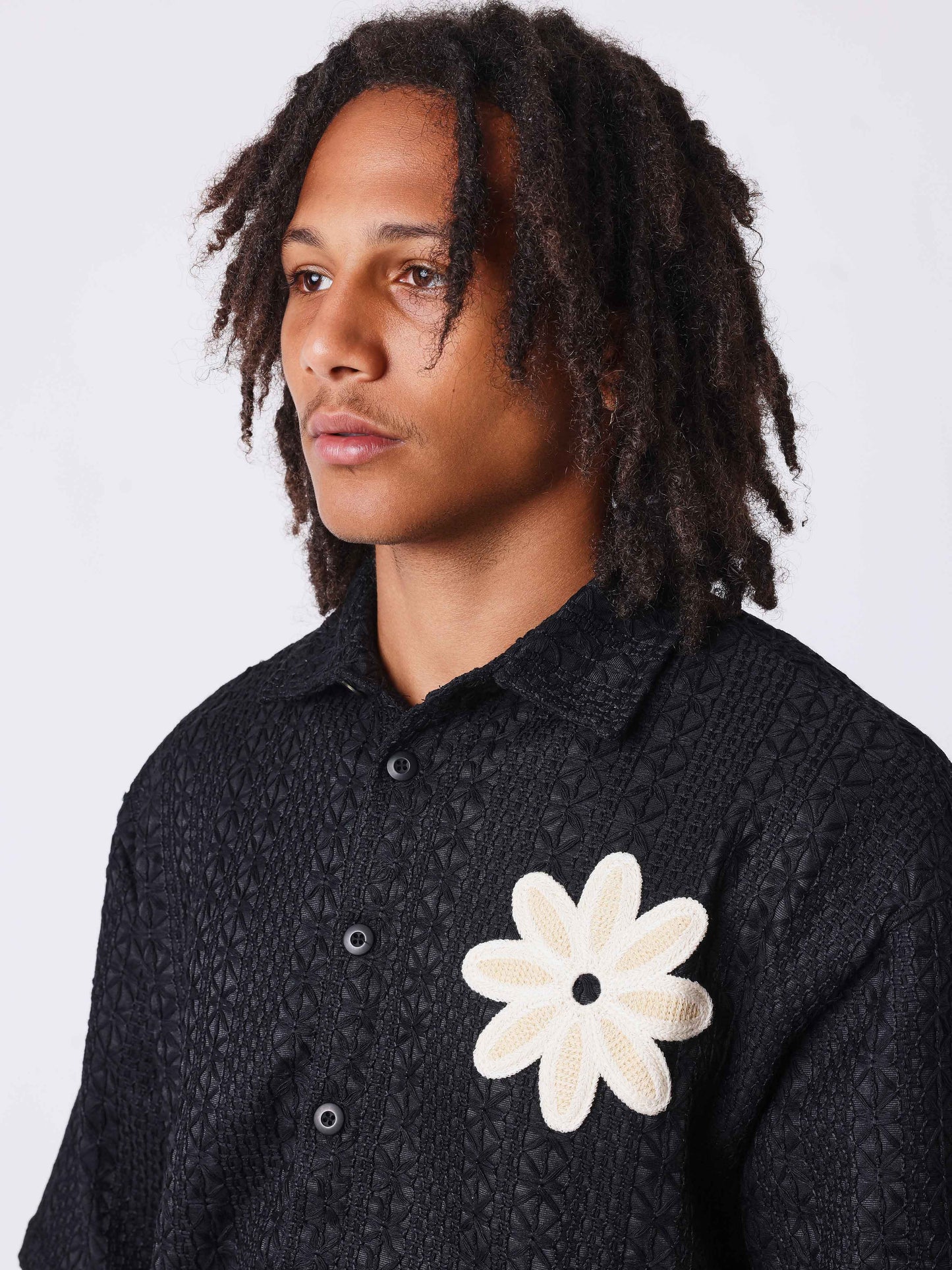 Chemise brodée ajourée avec fleur