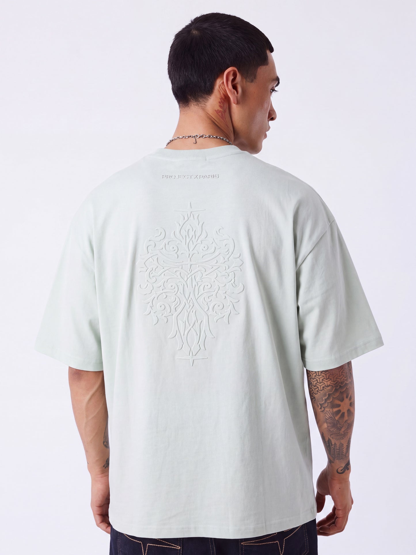Camiseta com padrão em relevo