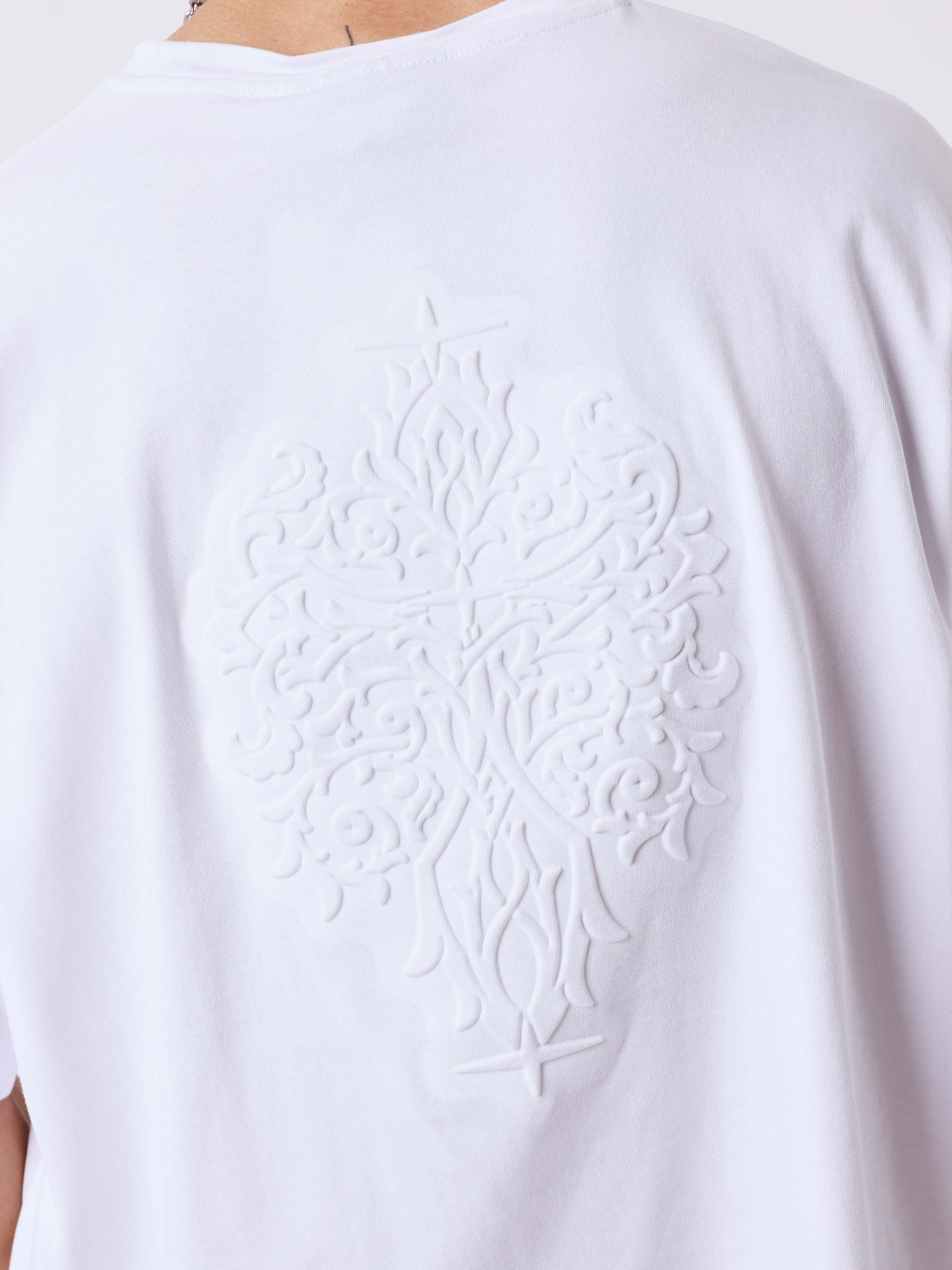 Camiseta con estampado en relieve-8