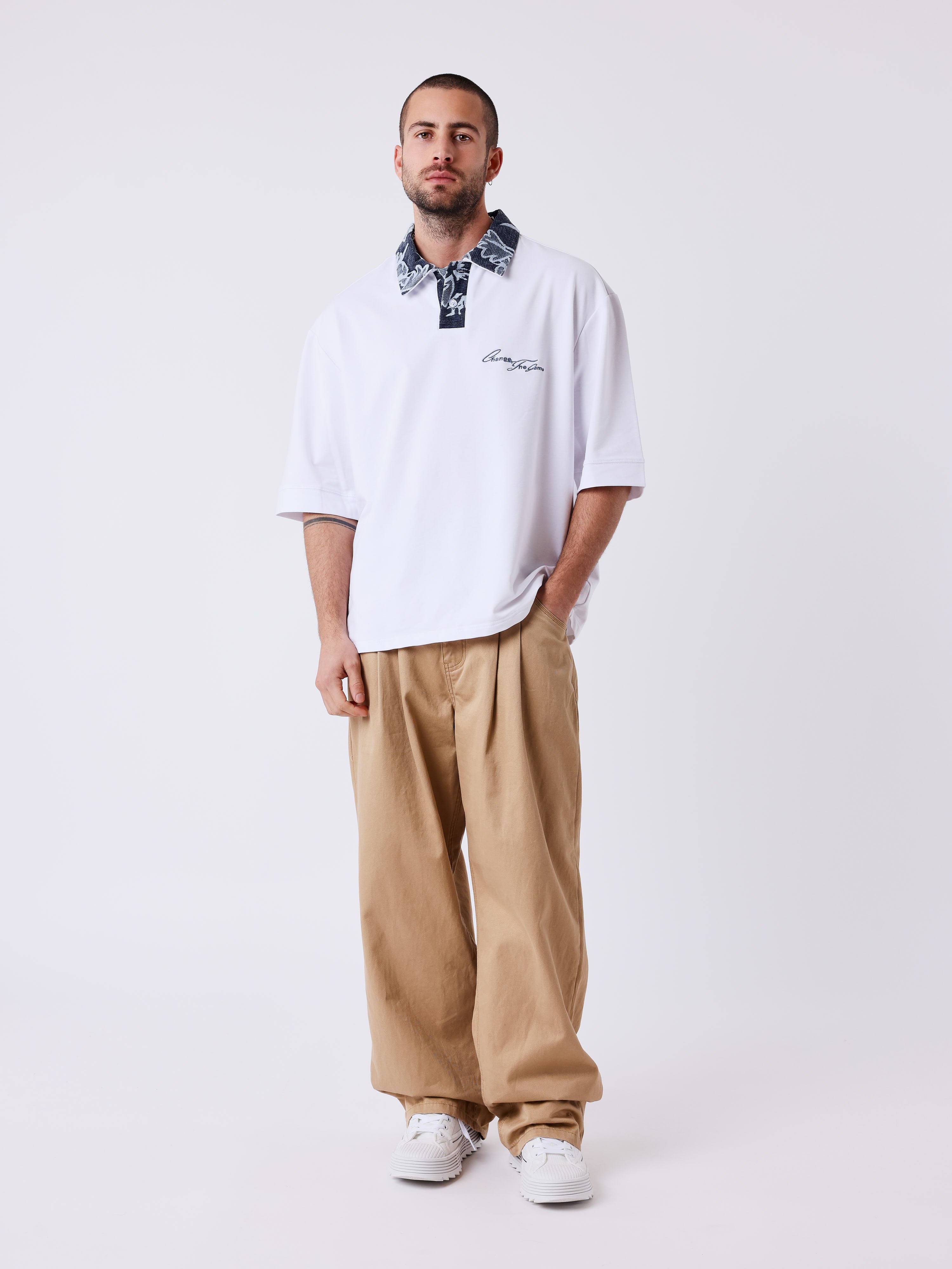 Two-tone polo shirt with floral collar-5