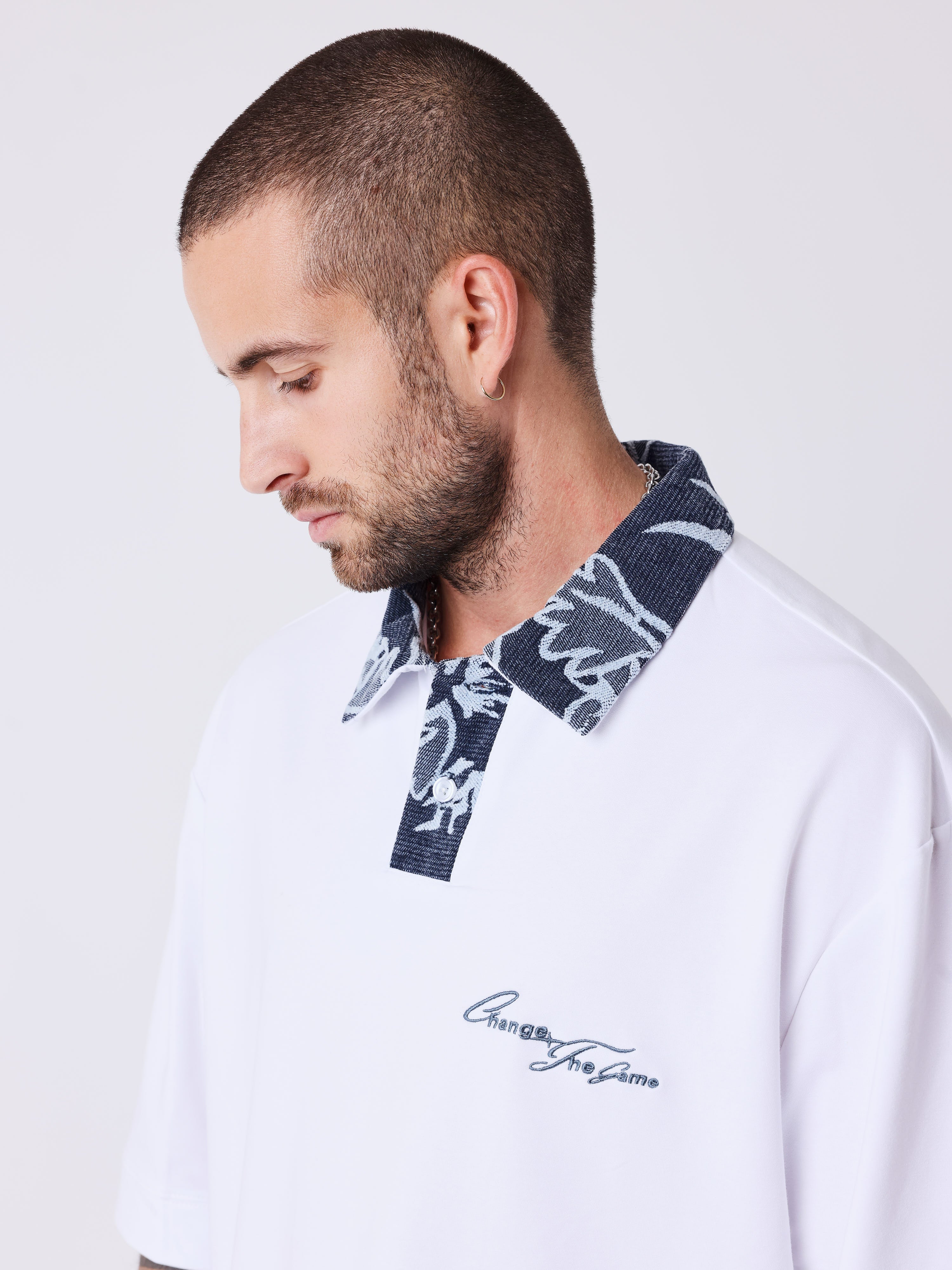 Two-tone polo shirt with floral collar-3