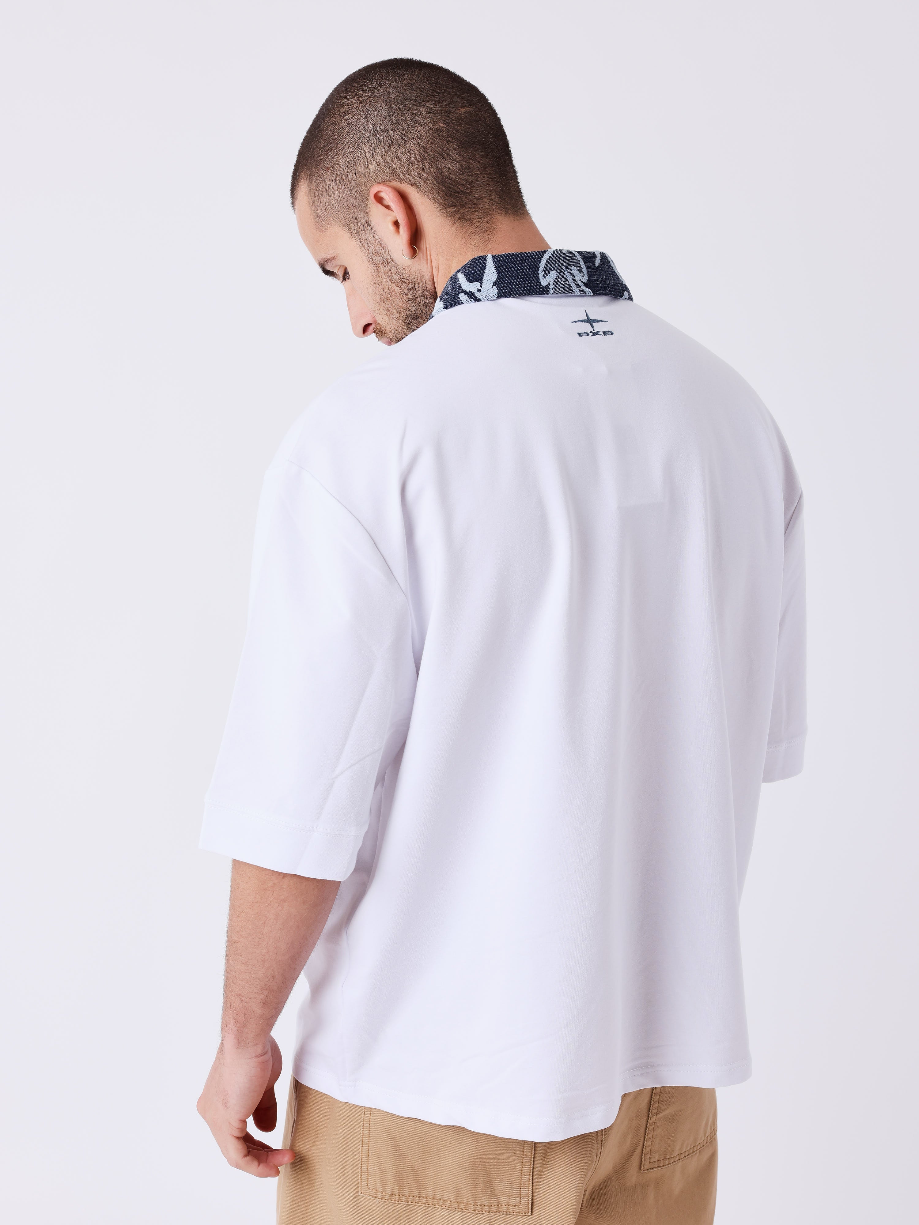Two-tone polo shirt with floral collar-7