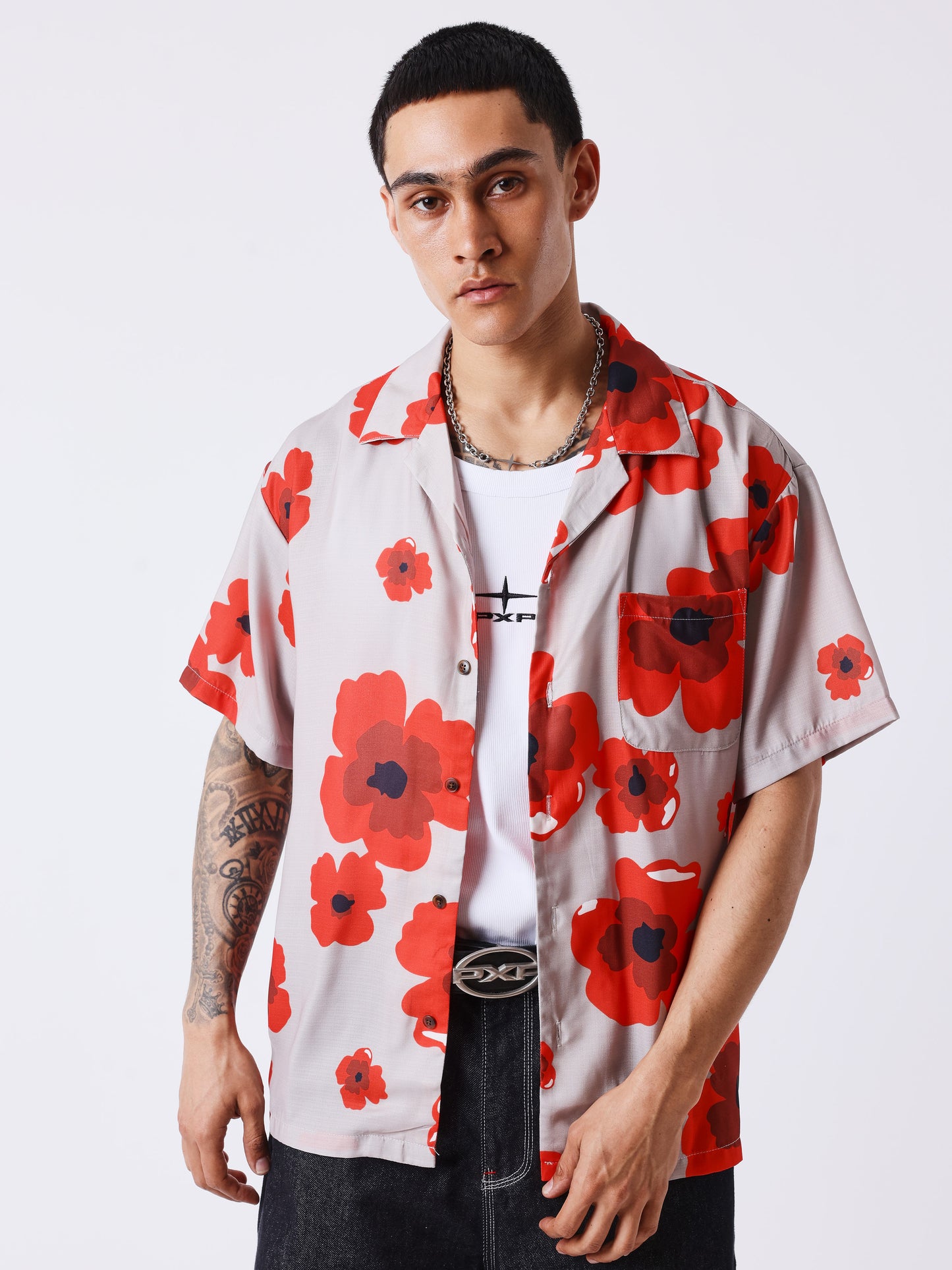 Camicia a maniche corte con motivo floreale