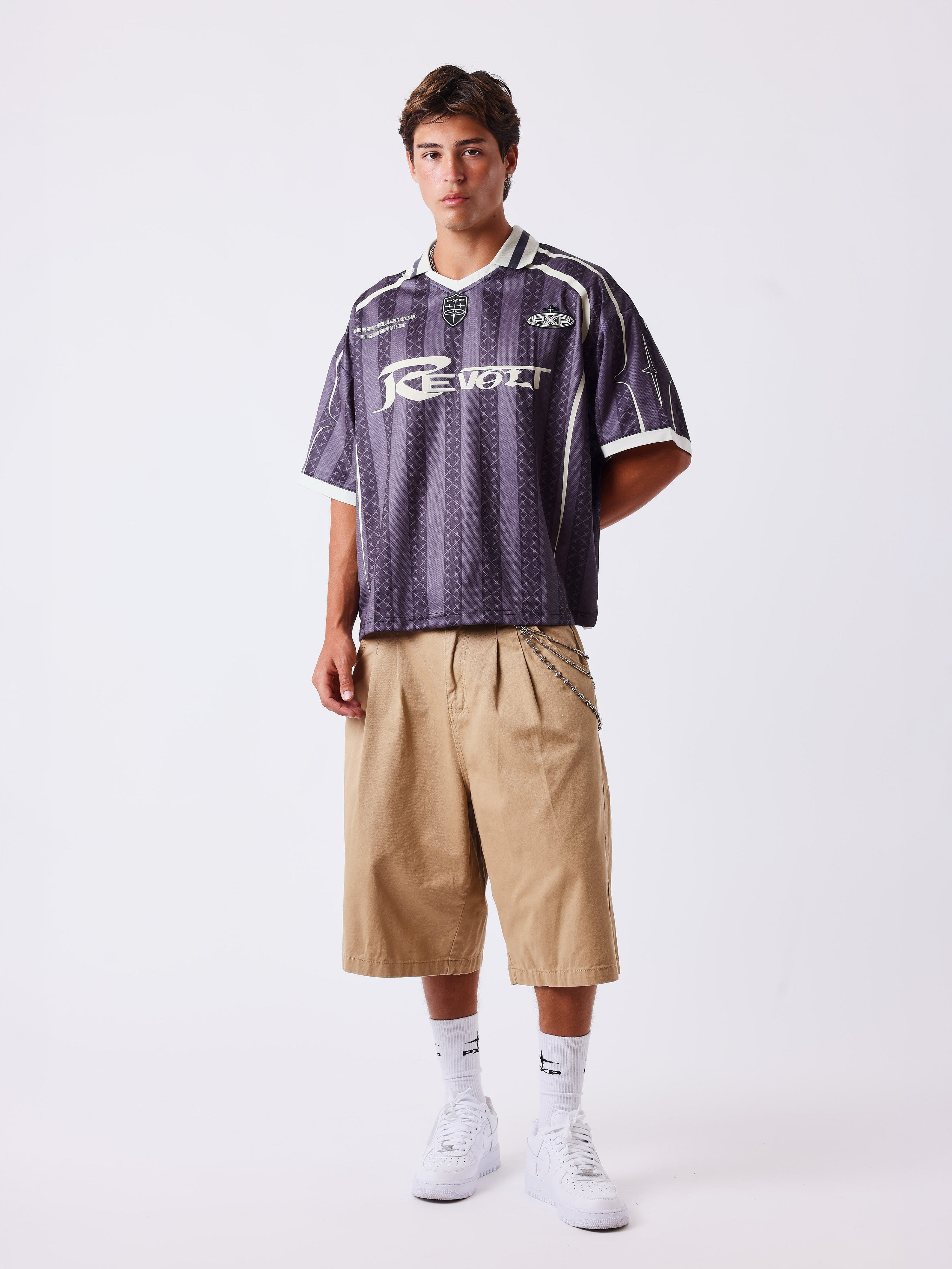 Revolt Trikot mit gestreiftem Muster und aufgedruckten Logos-5