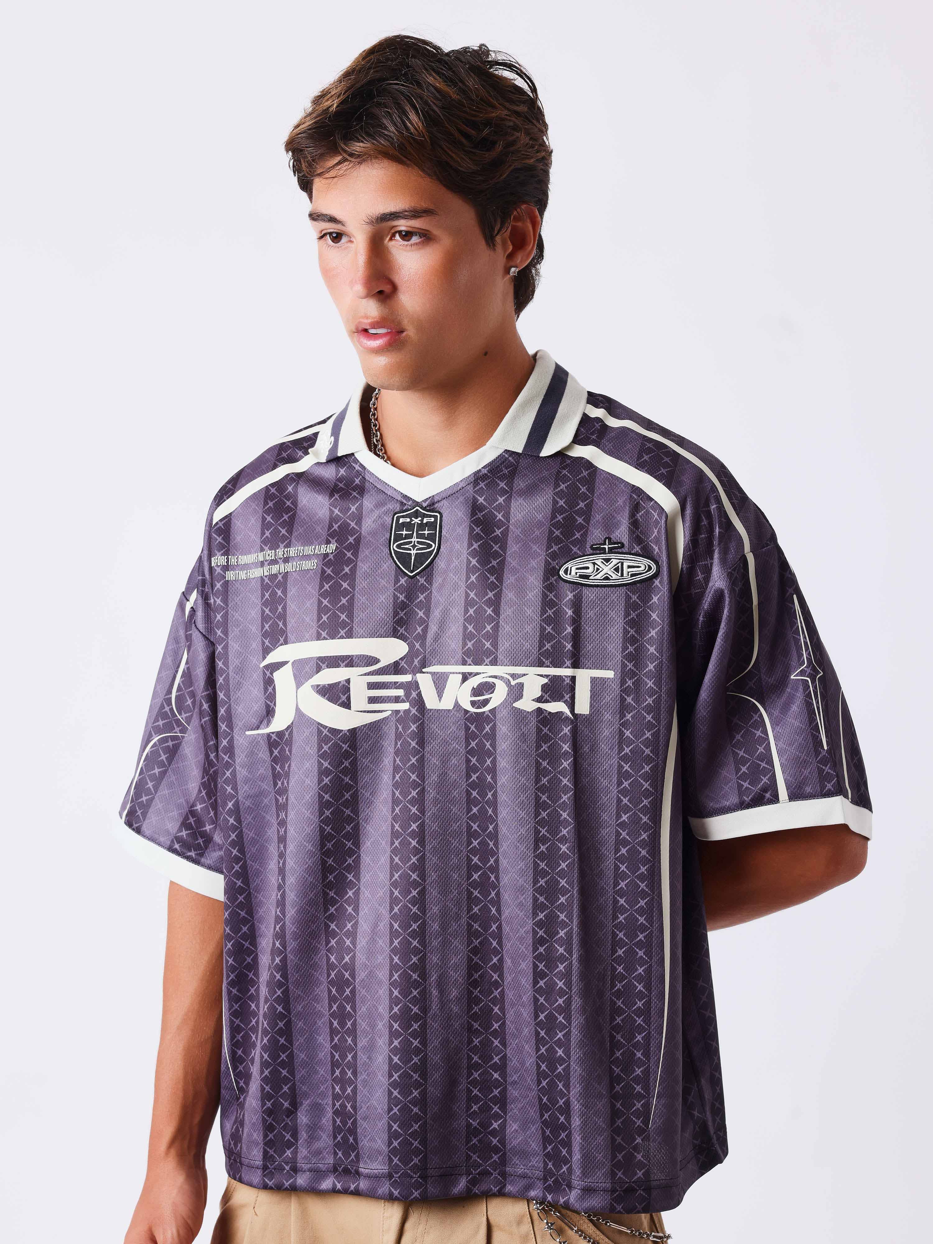 Revolt Trikot mit gestreiftem Muster und aufgedruckten Logos-1
