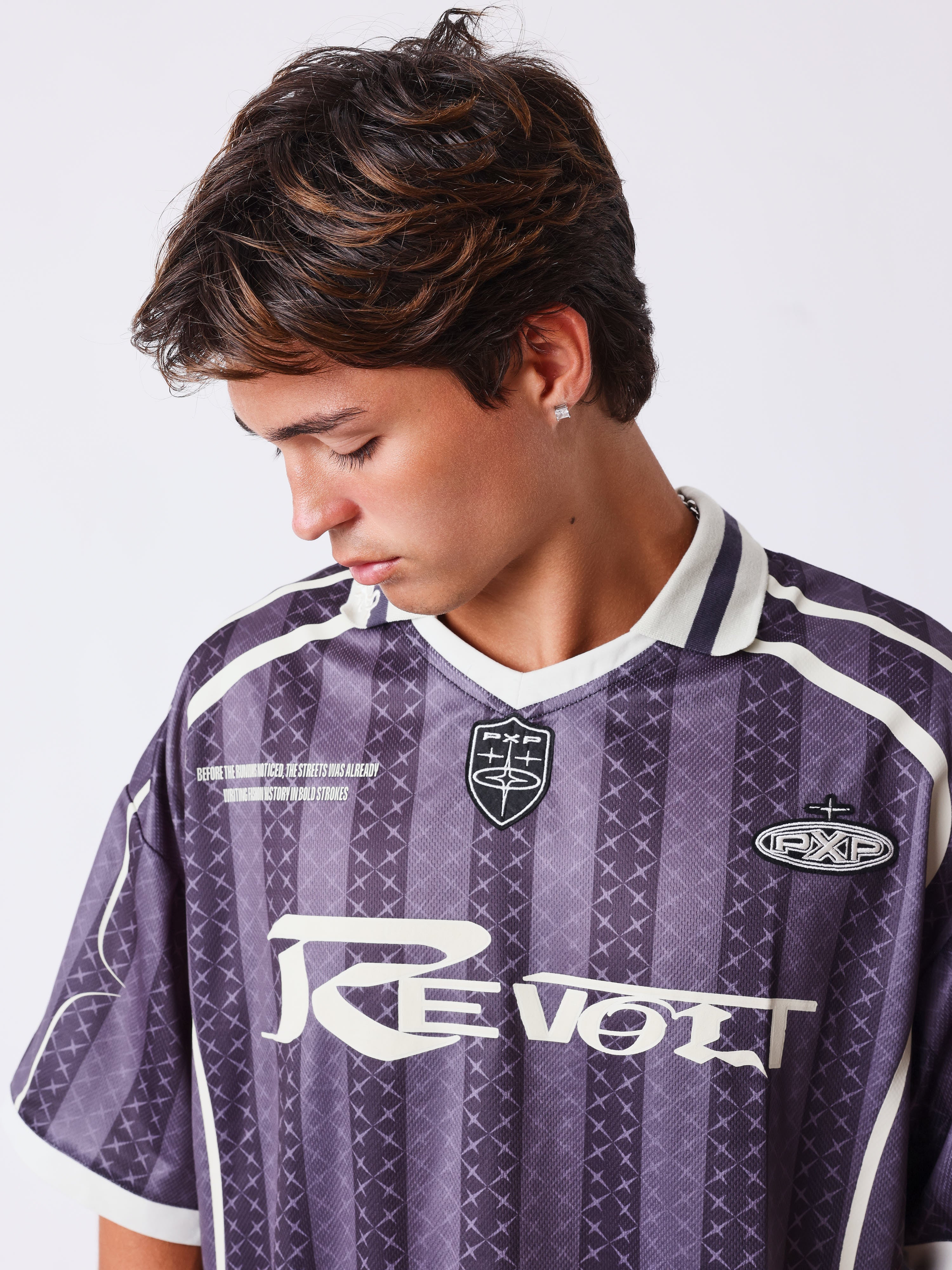 Revolt Trikot mit gestreiftem Muster und aufgedruckten Logos-4