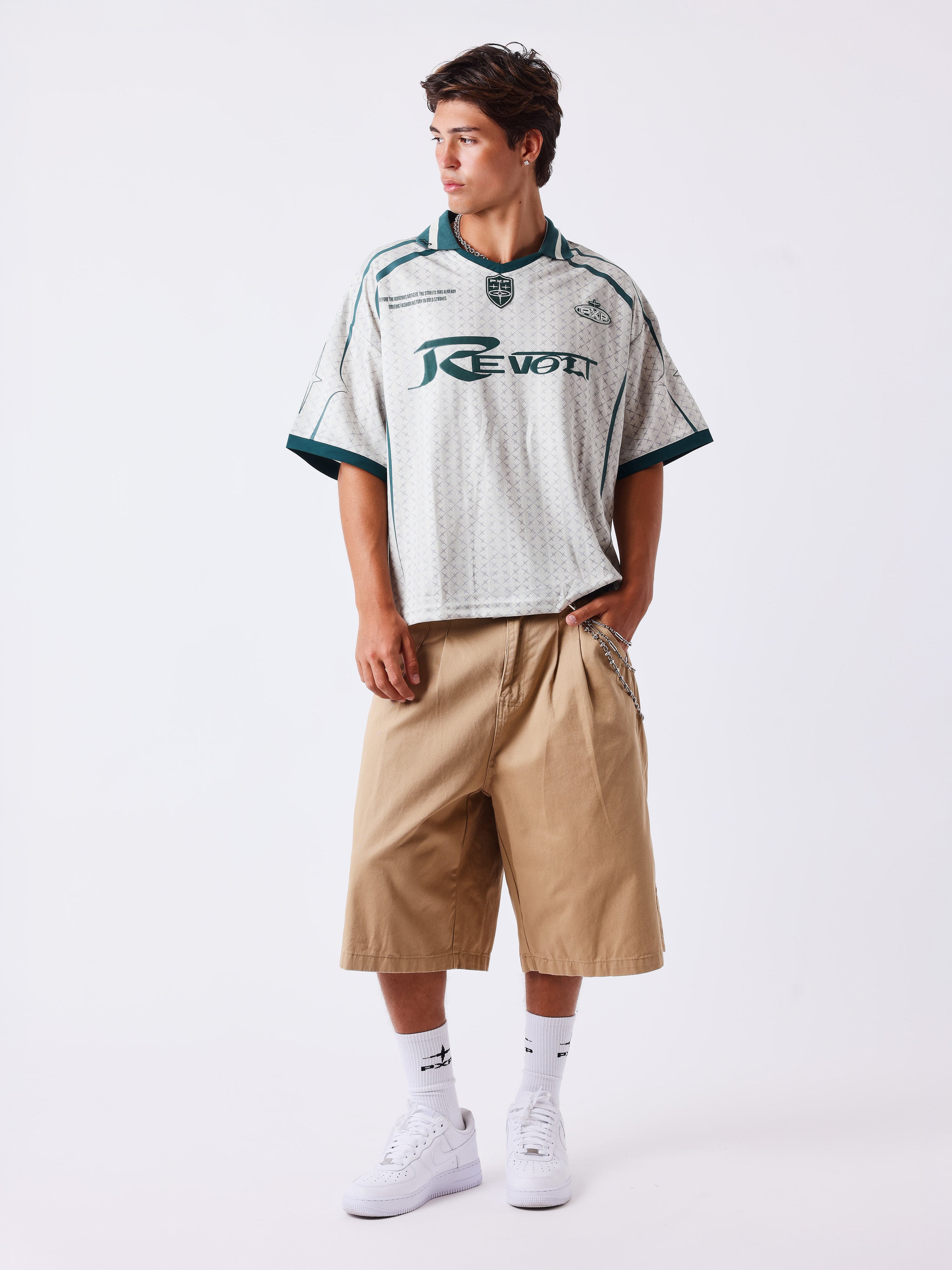Revolt Trikot mit gestreiftem Muster und aufgedruckten Logos-5