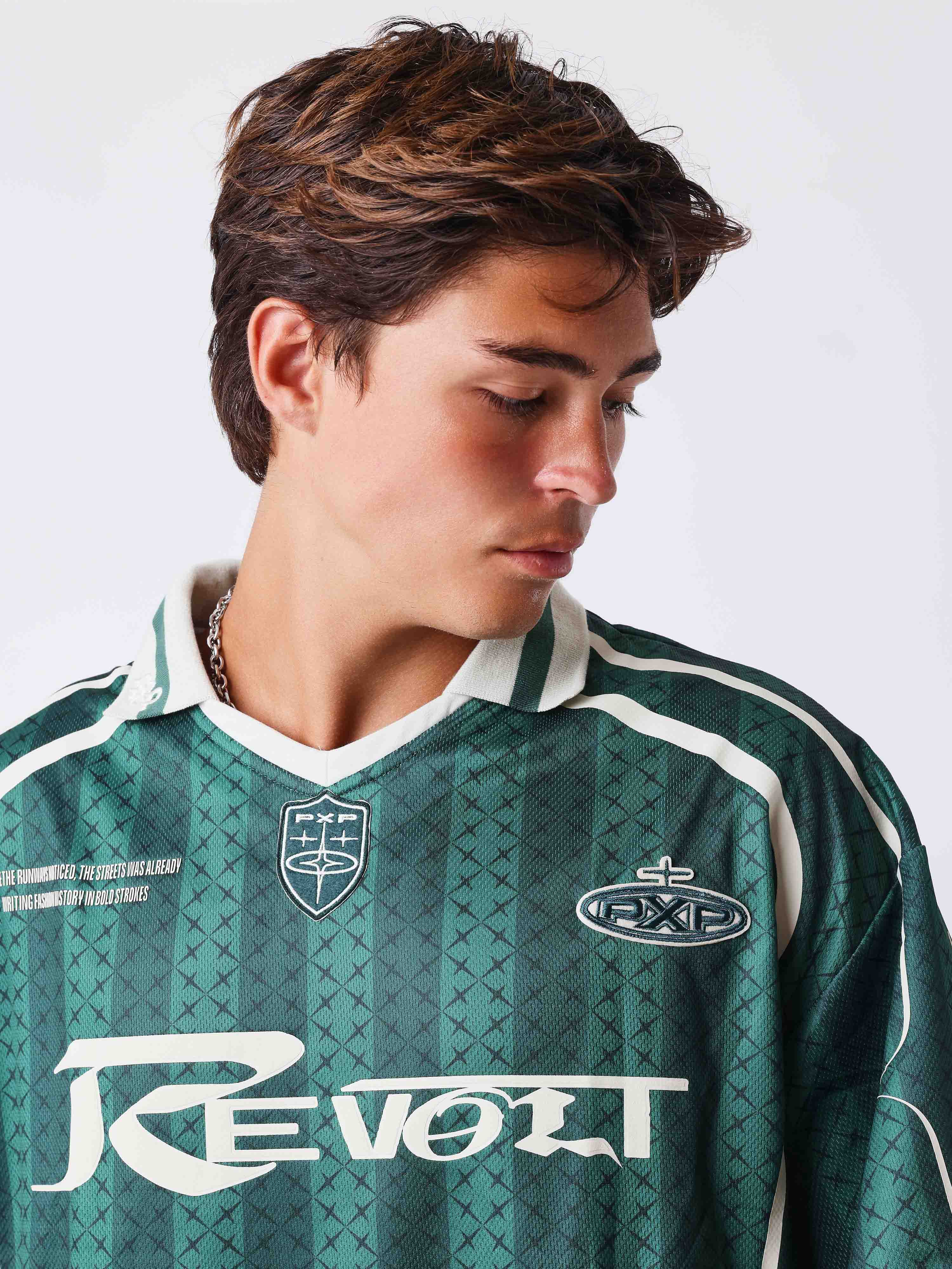 Revolt Trikot mit gestreiftem Muster und aufgedruckten Logos-3