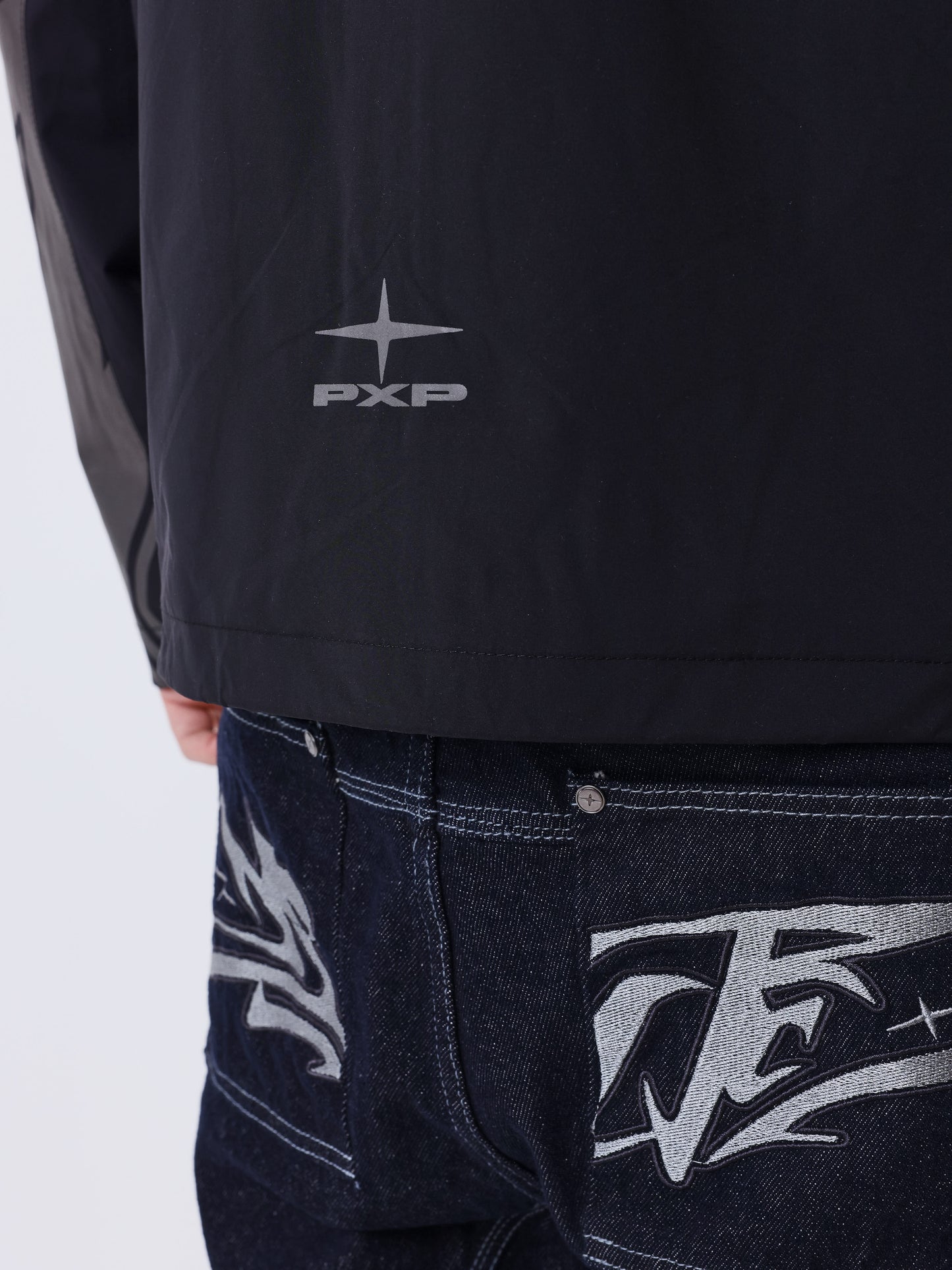 Windjacke mit Tag-Print