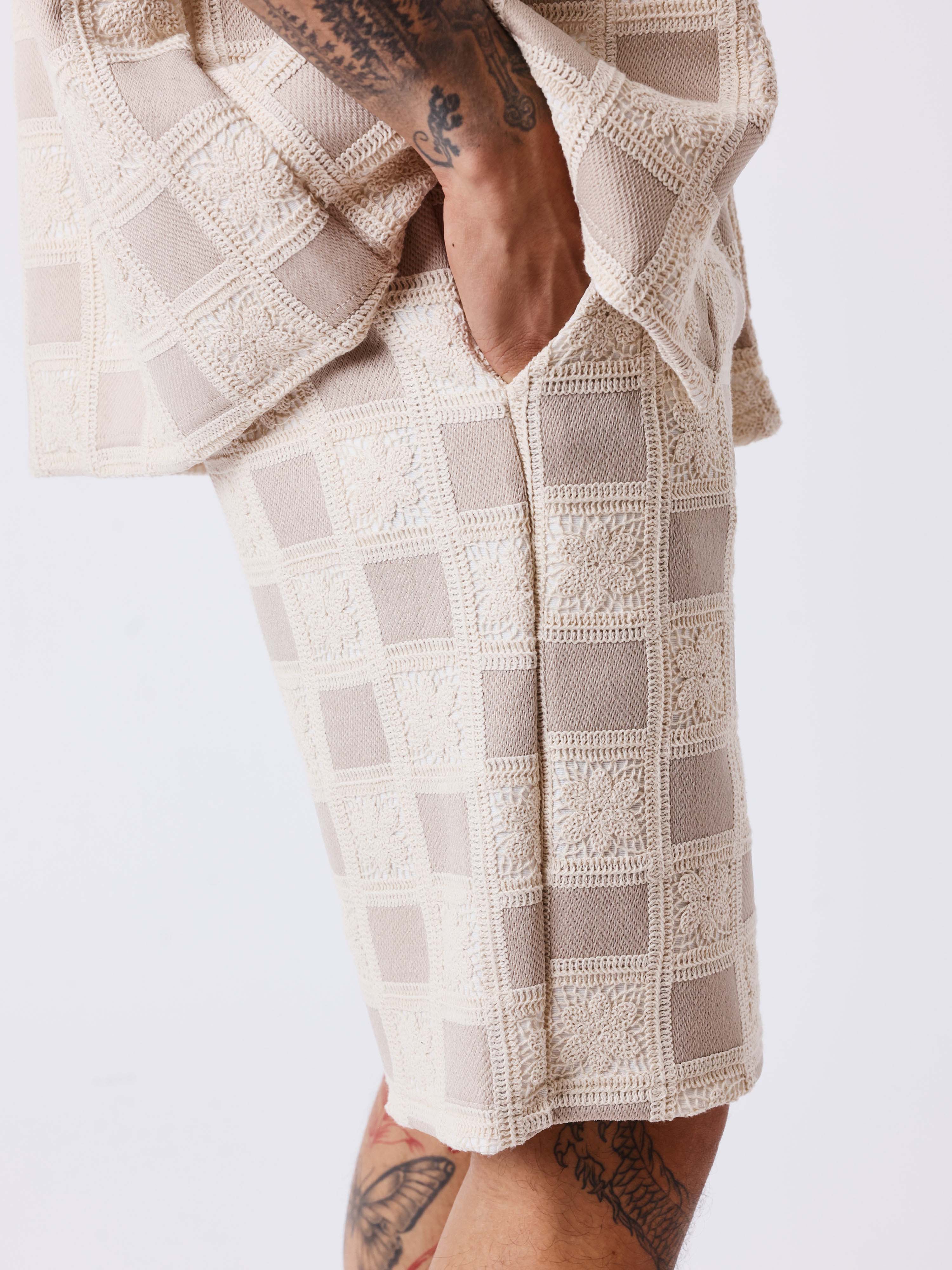 Short homme texturé à motif carreaux-5