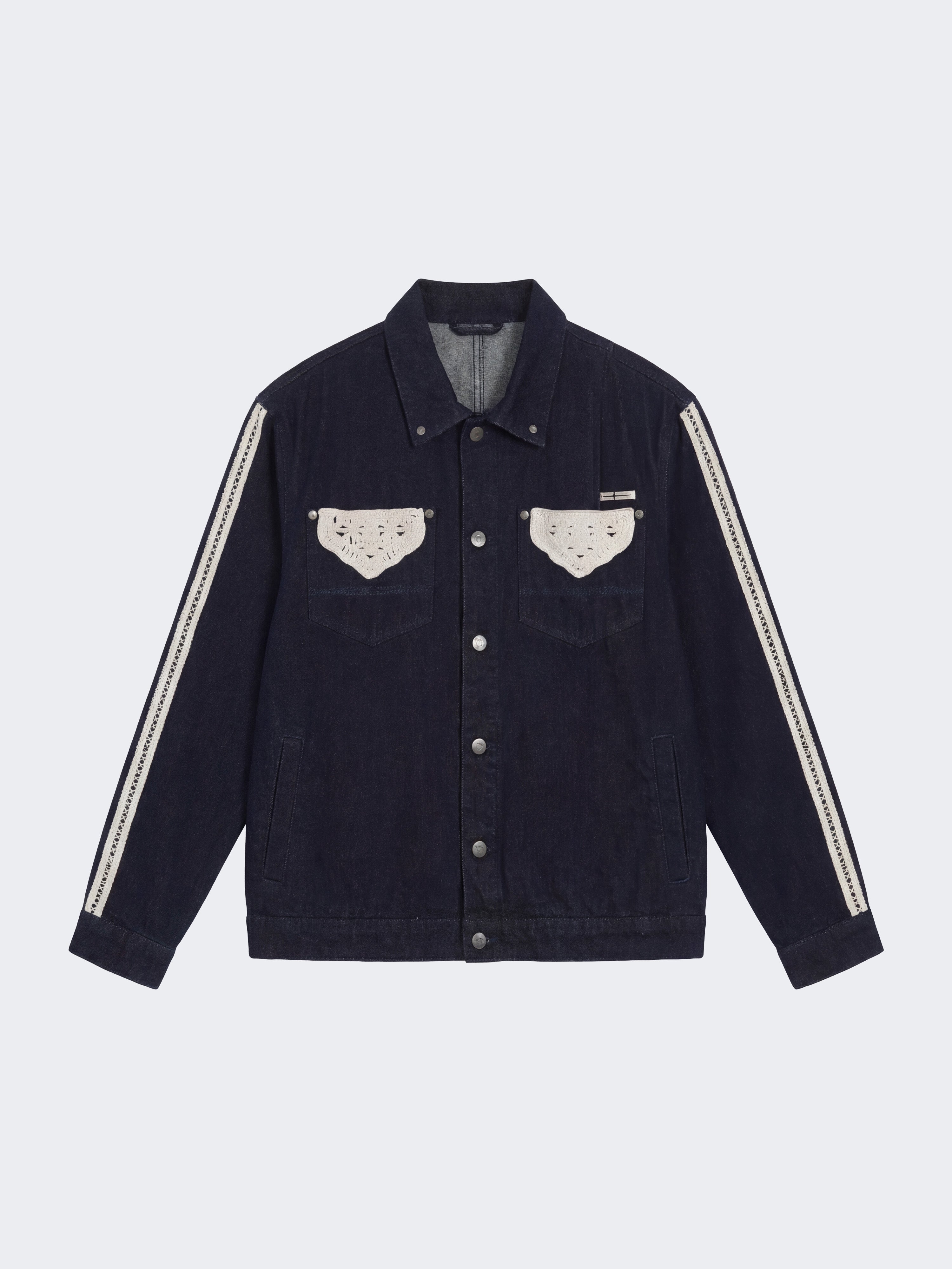 Tofarvet denimjakke med hæklede detaljer-6