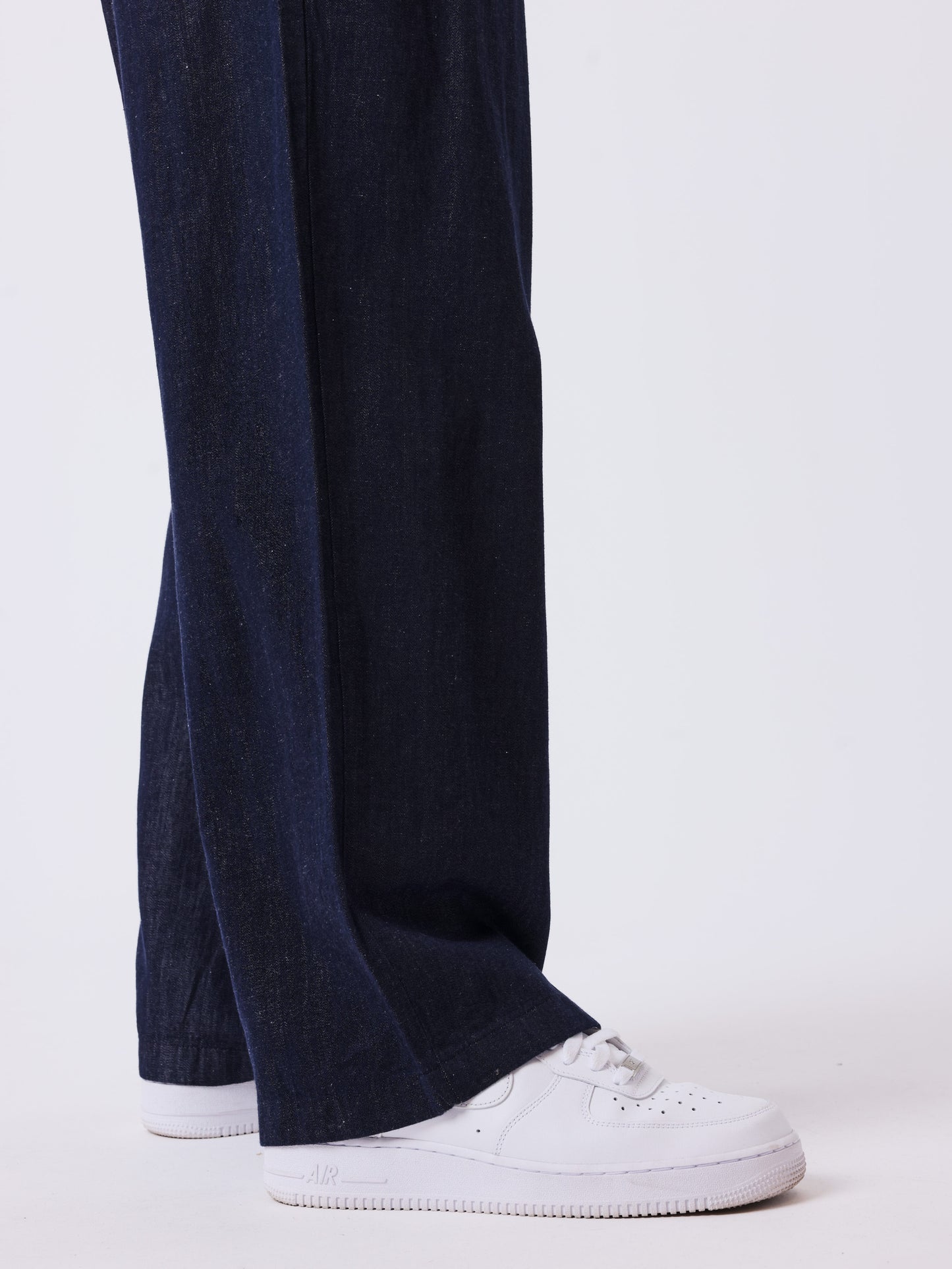 Herrenhose mit Bundfalten und elastischem Bund