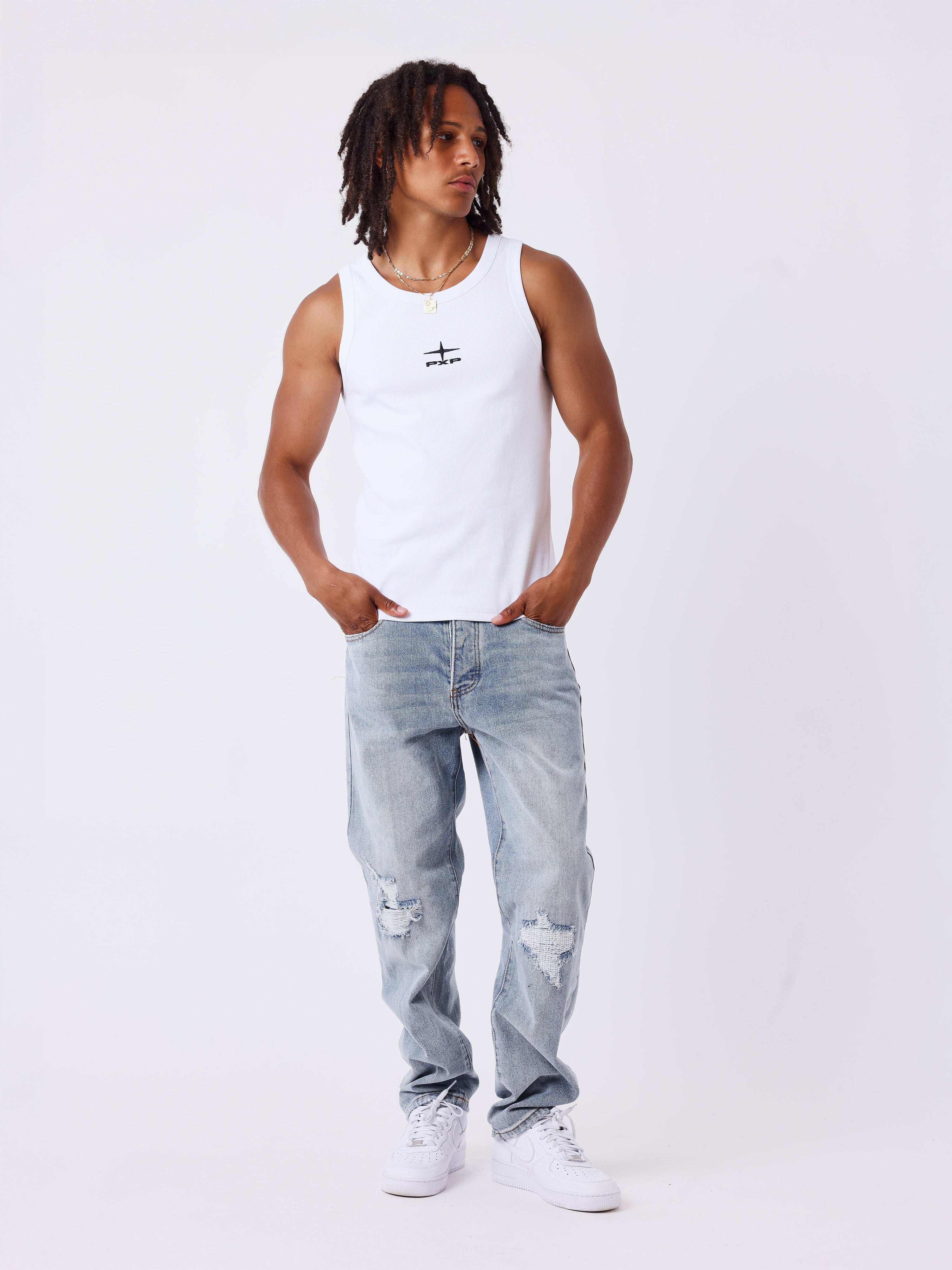 Jeans med revnedetaljer-1
