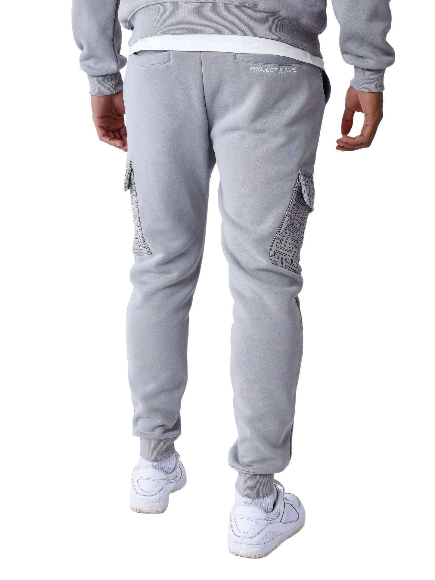 2444050-gris-clair-modelshot