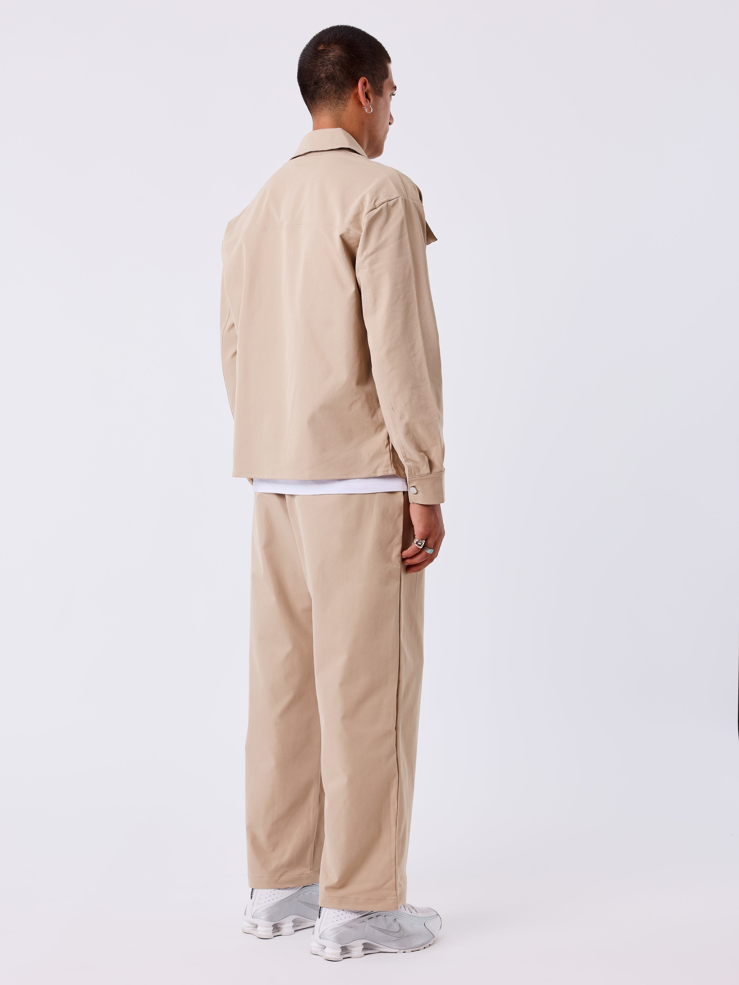 Pantalón con pinzas elegante-2