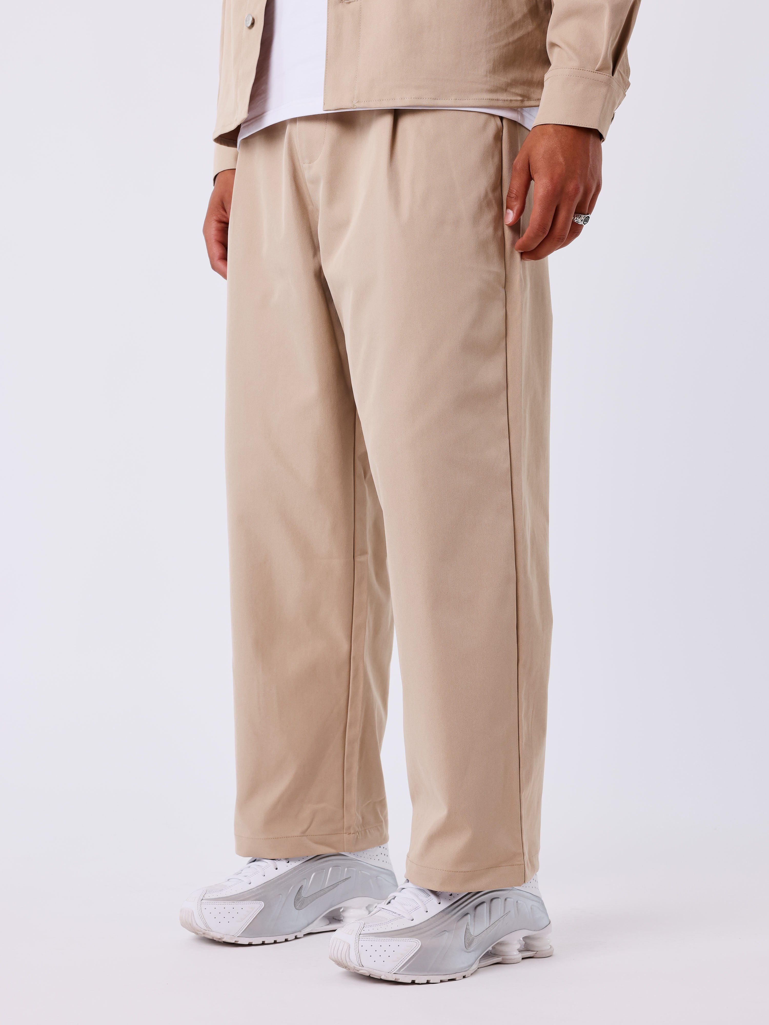 Pantalón con pinzas elegante-3