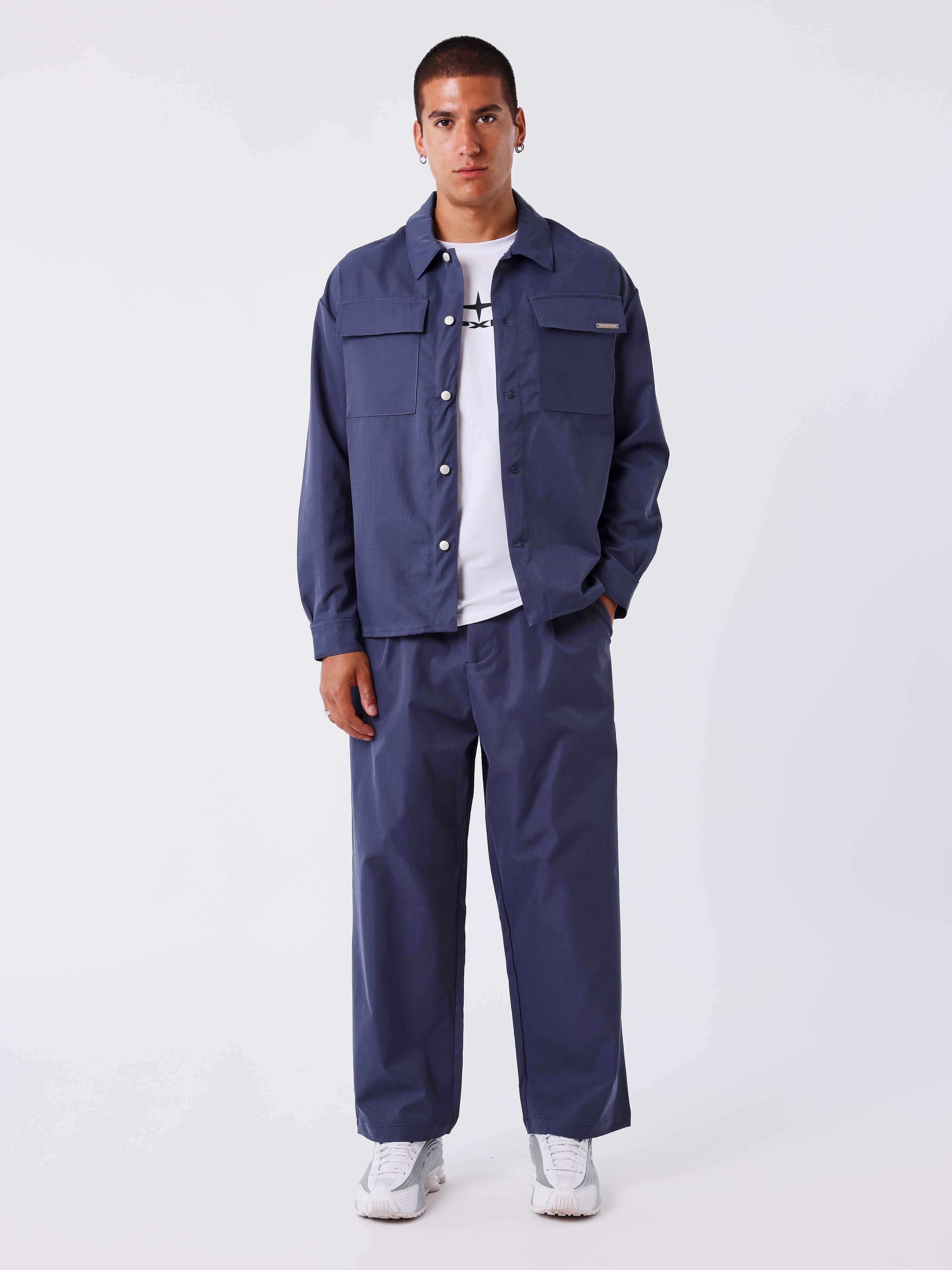 Pantalone a pieghe elegante-1