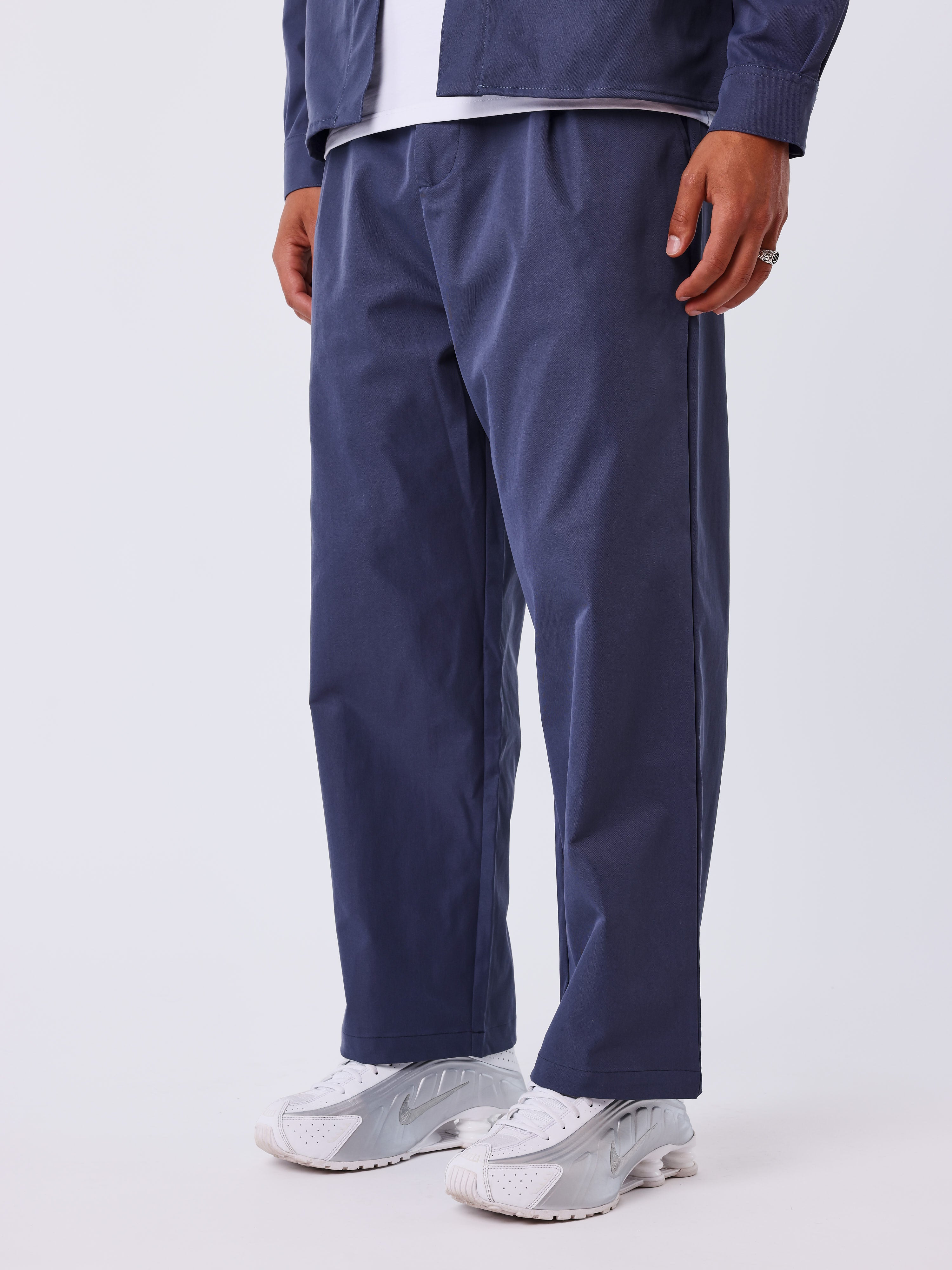 Pantalone a pieghe elegante-3