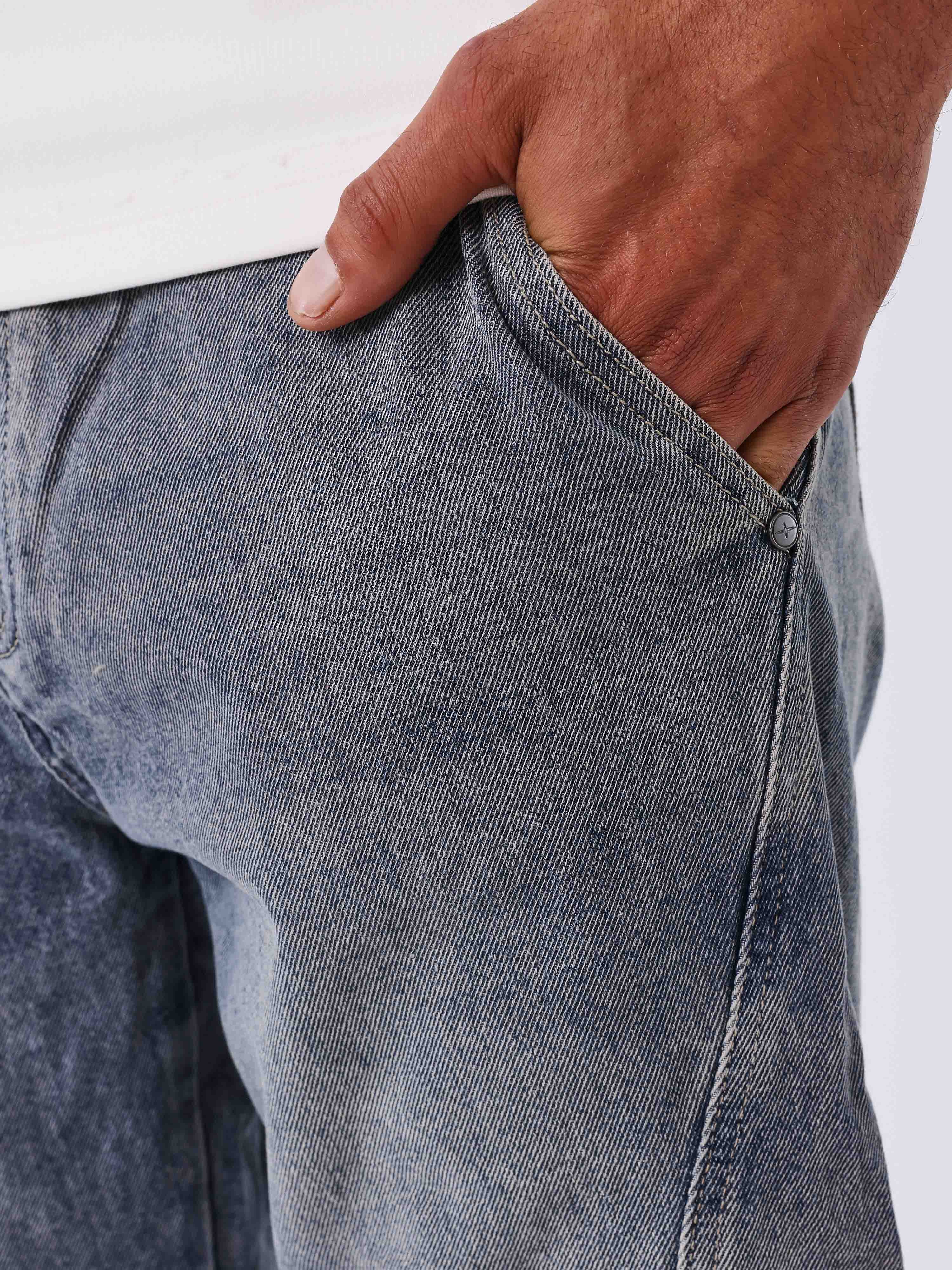 Jeans mit Used-Effekt und beweglichem Schnitt-4