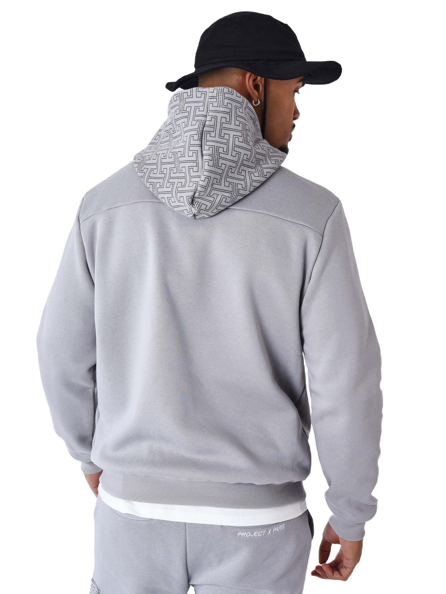 sweat-a-capuche-imprime-monogramme-gris-clair-modelshot