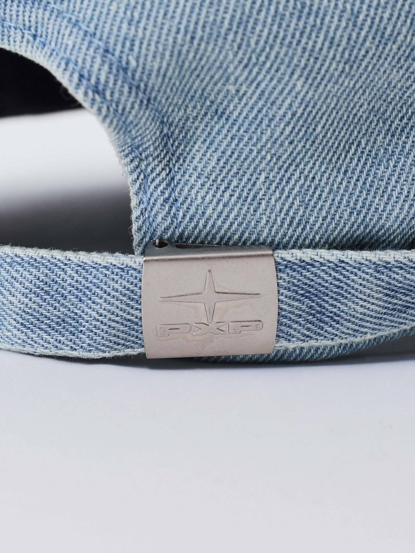 Casquette en denim bleu délavé