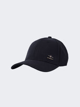 Gorra de lona con logo metálico