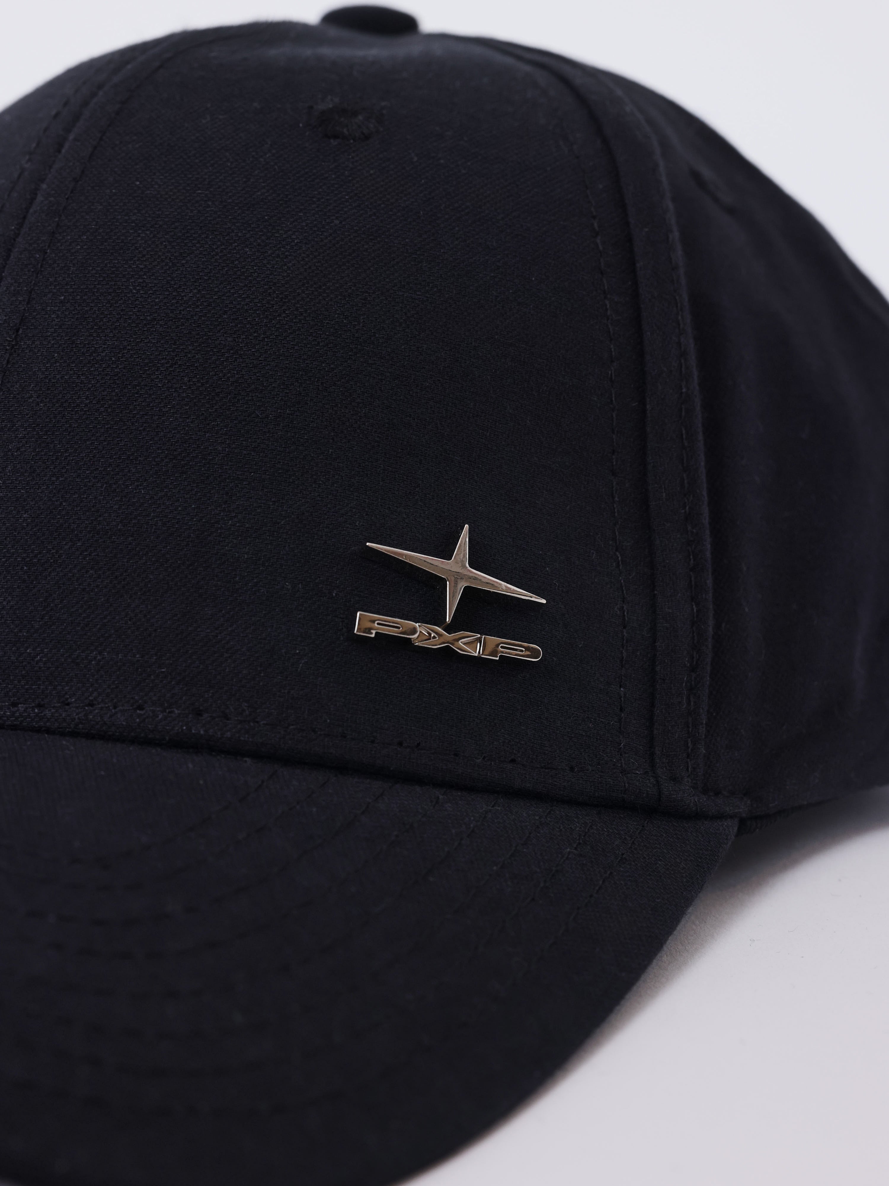 Kasket i lærred med metal logo-5