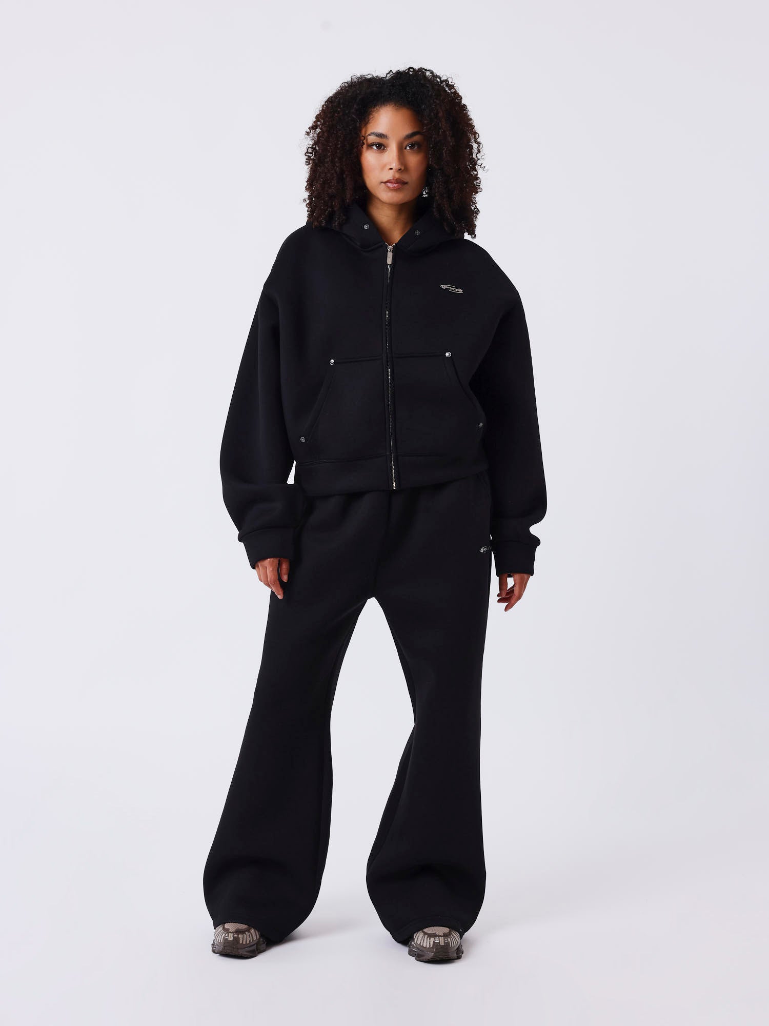 Sweatshirt com capuz e zíper em neoprene-5