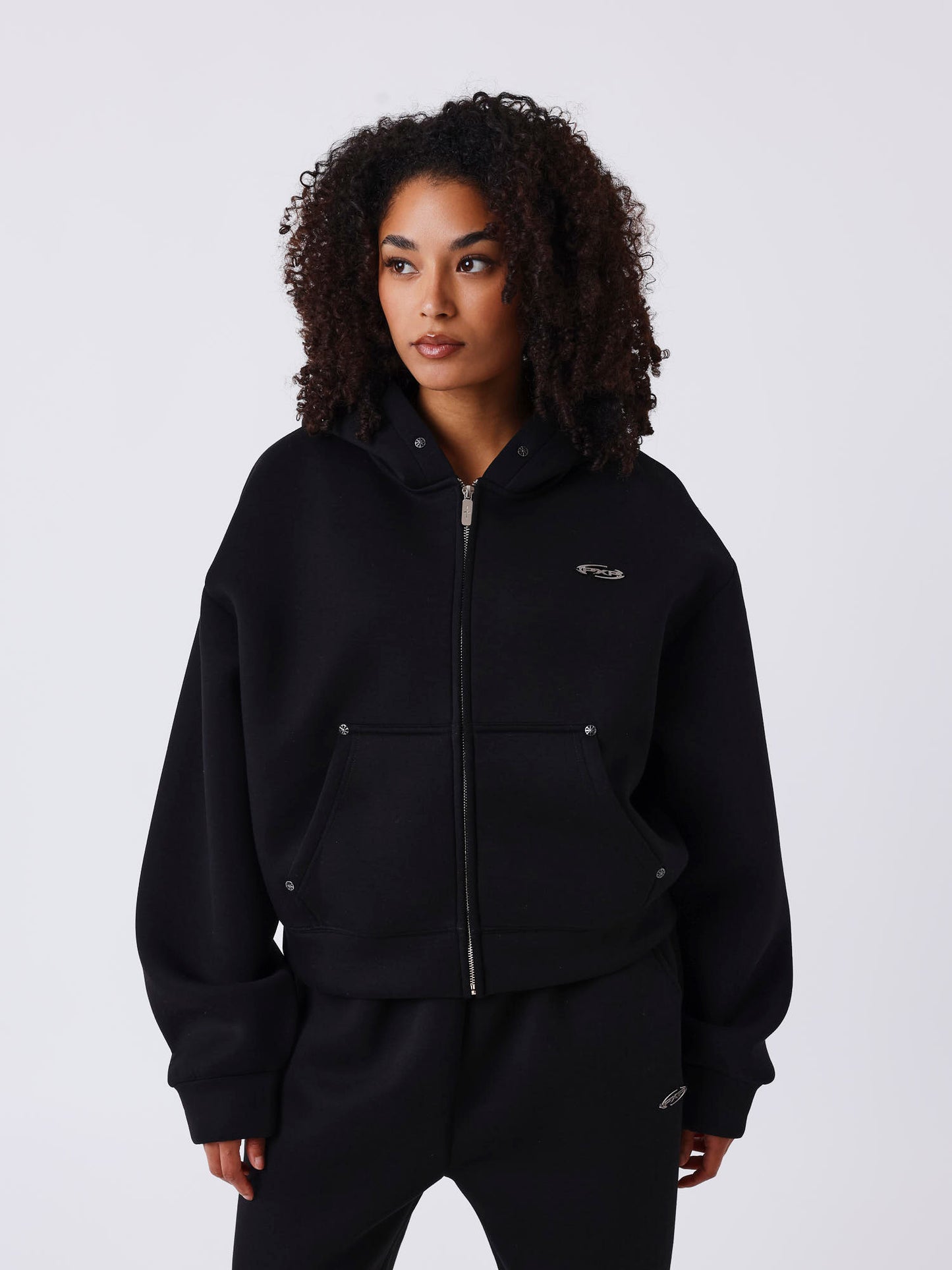 Sweatshirt com capuz e zíper em neoprene